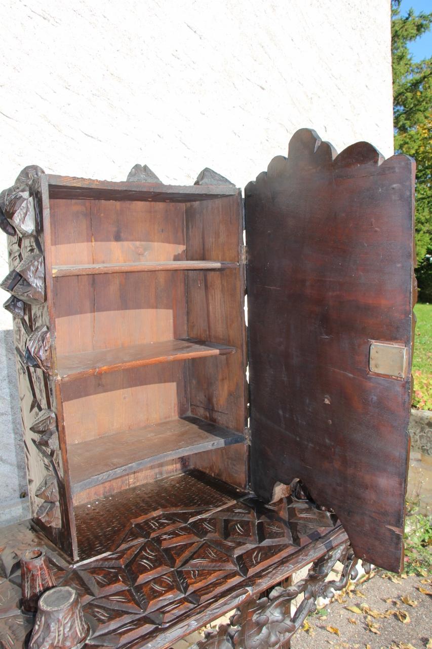 19th Century Black Forest Sideboard Signed By Josef Blank im Angebot 3