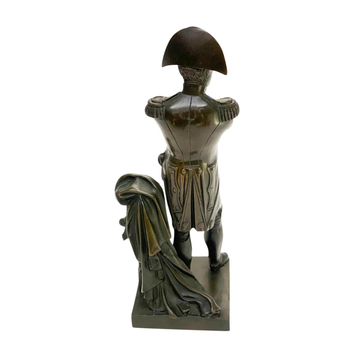 Französische Vintage Napoleon Bonaparte-Skulptur aus patinierter Bronze, 19. Jahrhundert (Handgefertigt) im Angebot