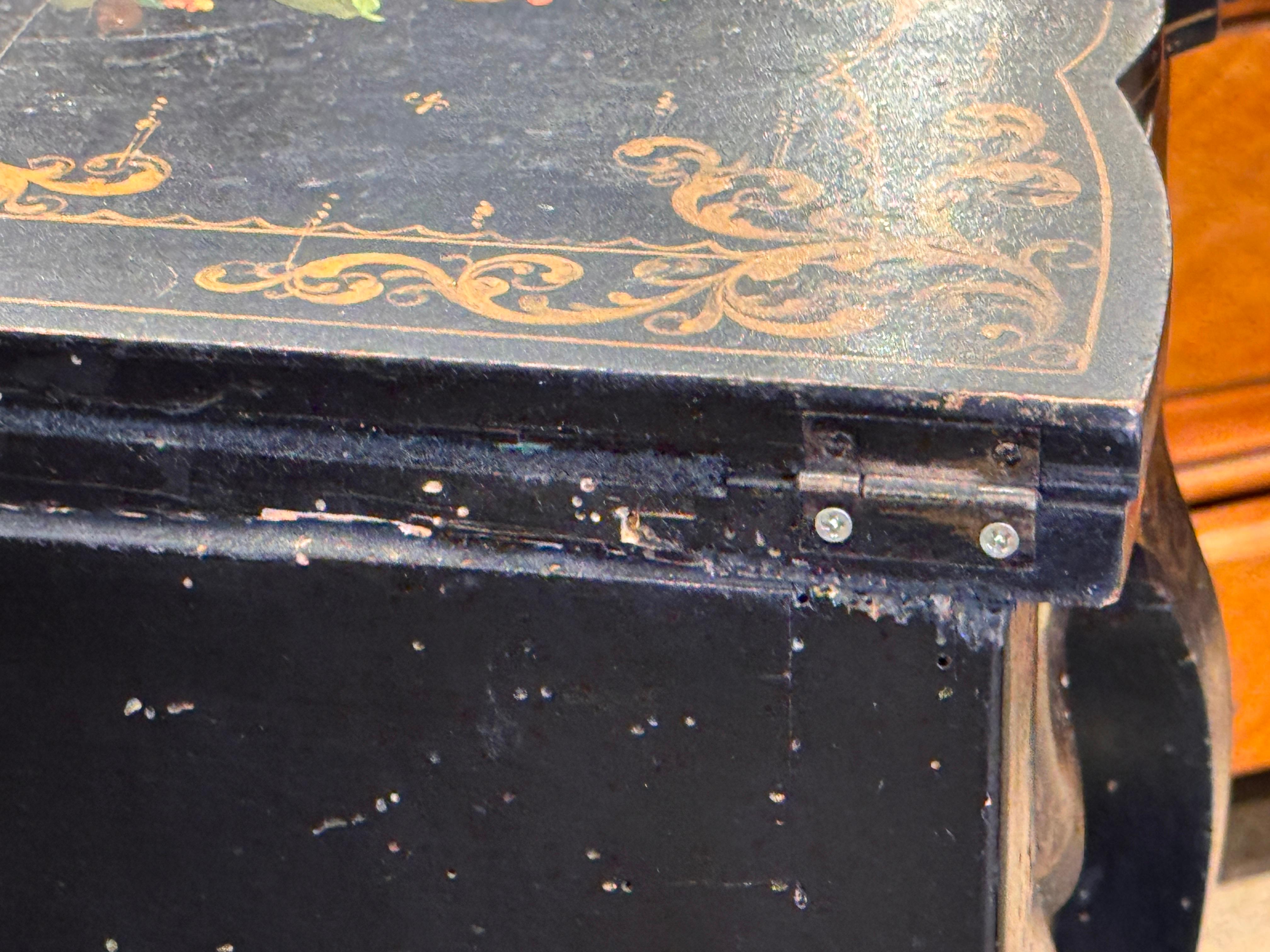 Table à jeux en laque noire du 19ème siècle en vente 7