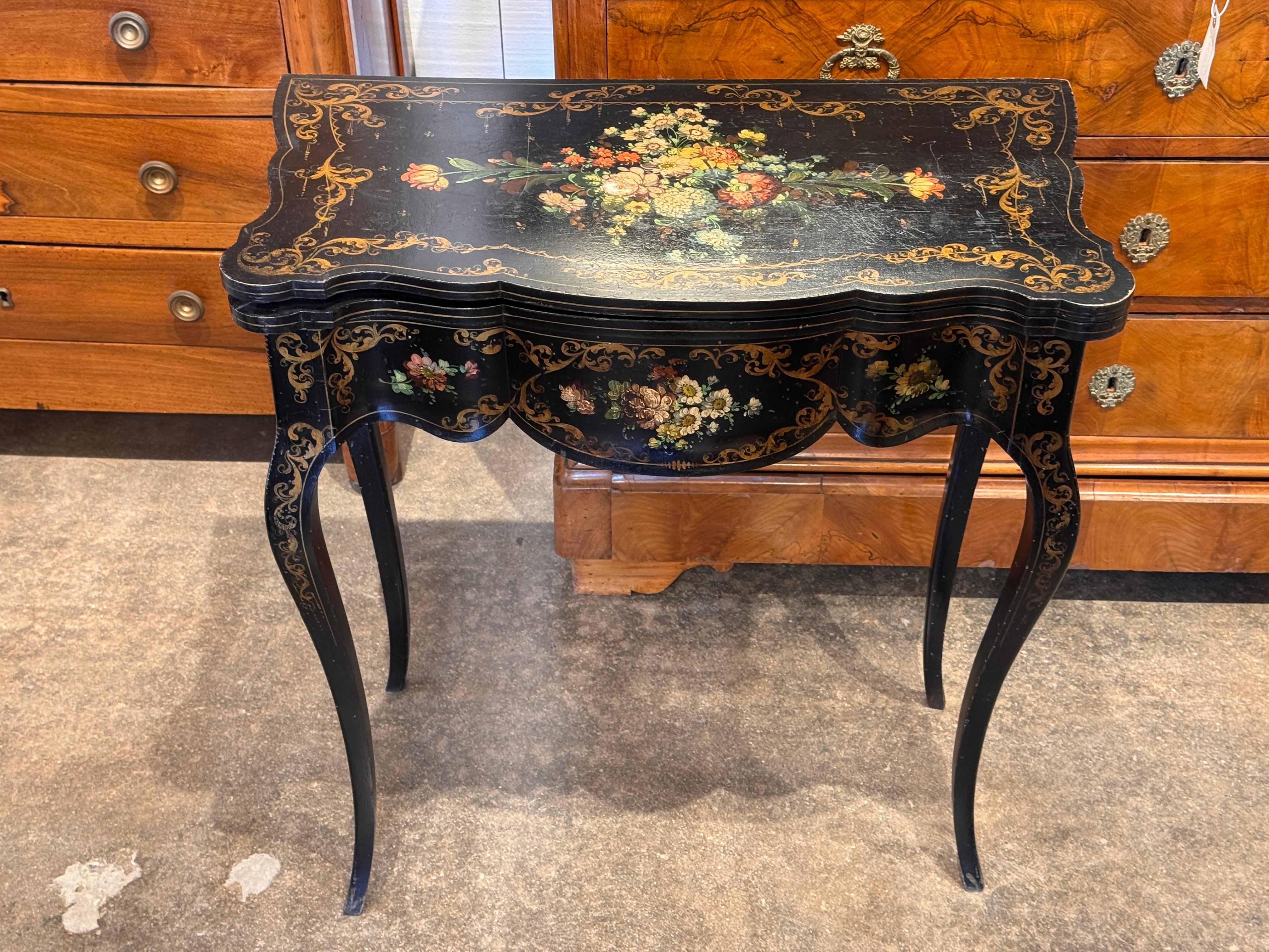 Français Table à jeux en laque noire du 19ème siècle en vente