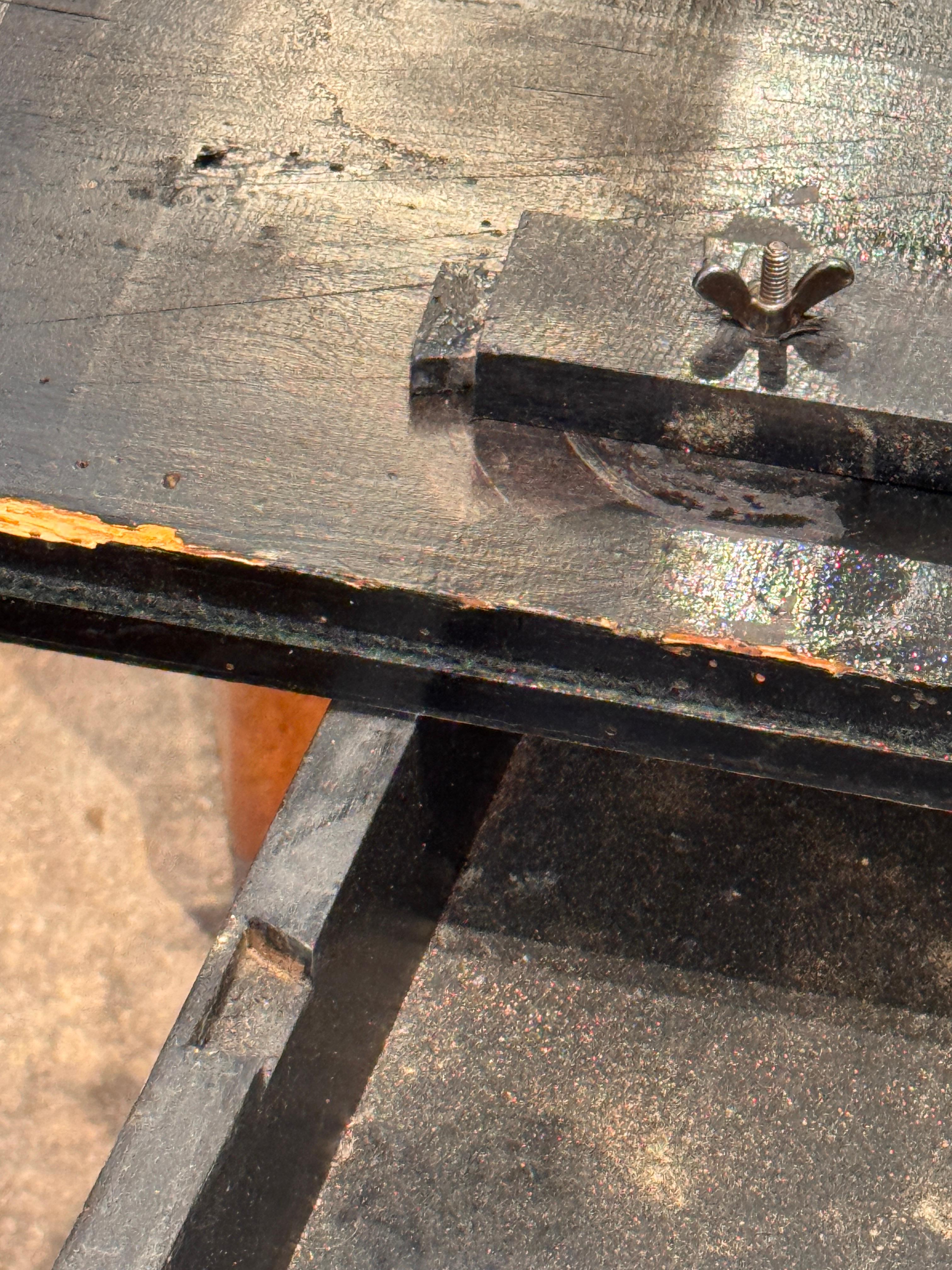 Table à jeux en laque noire du 19ème siècle en vente 3