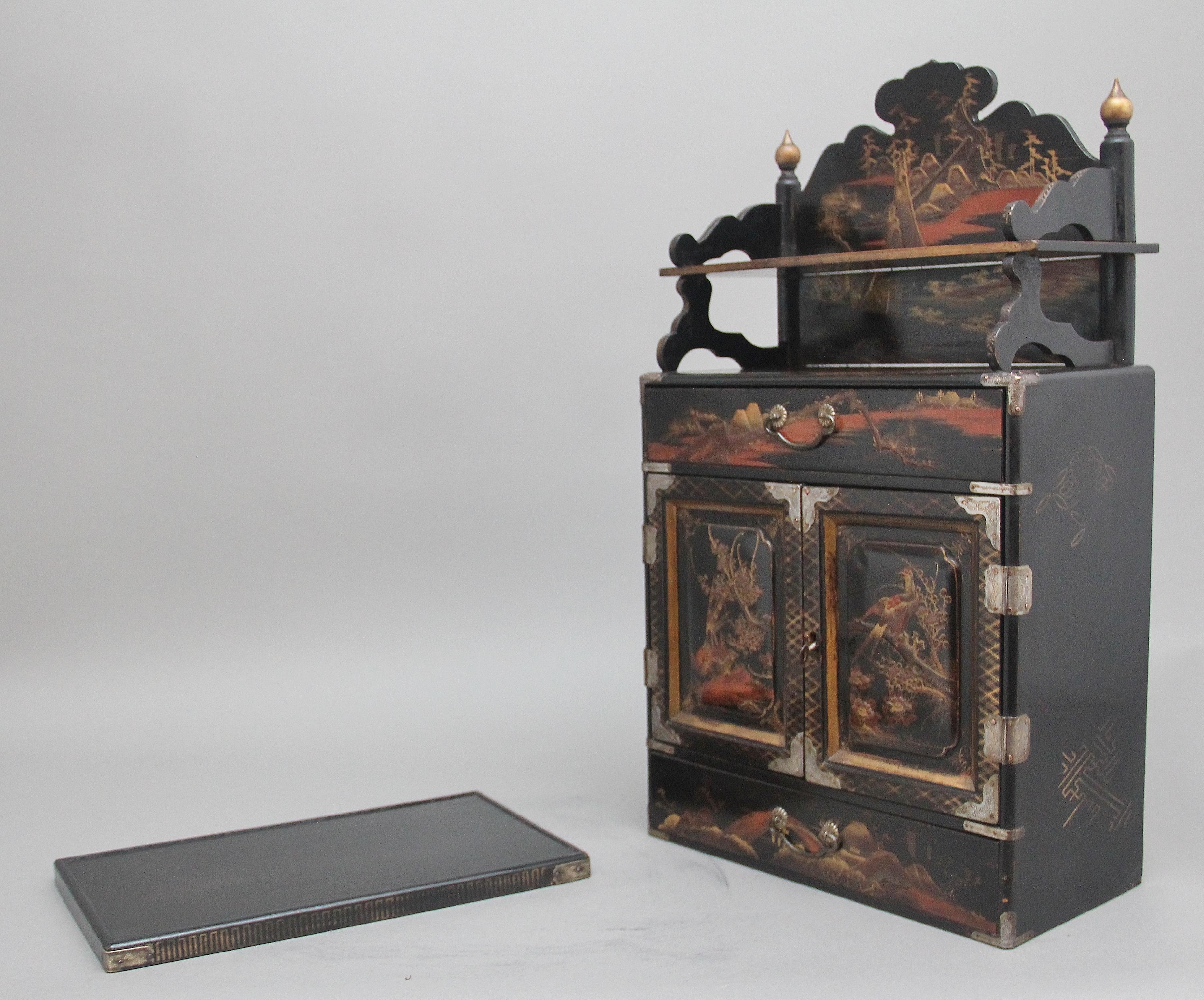 19th Century black lacquered and painted table cabinet For Sale 5