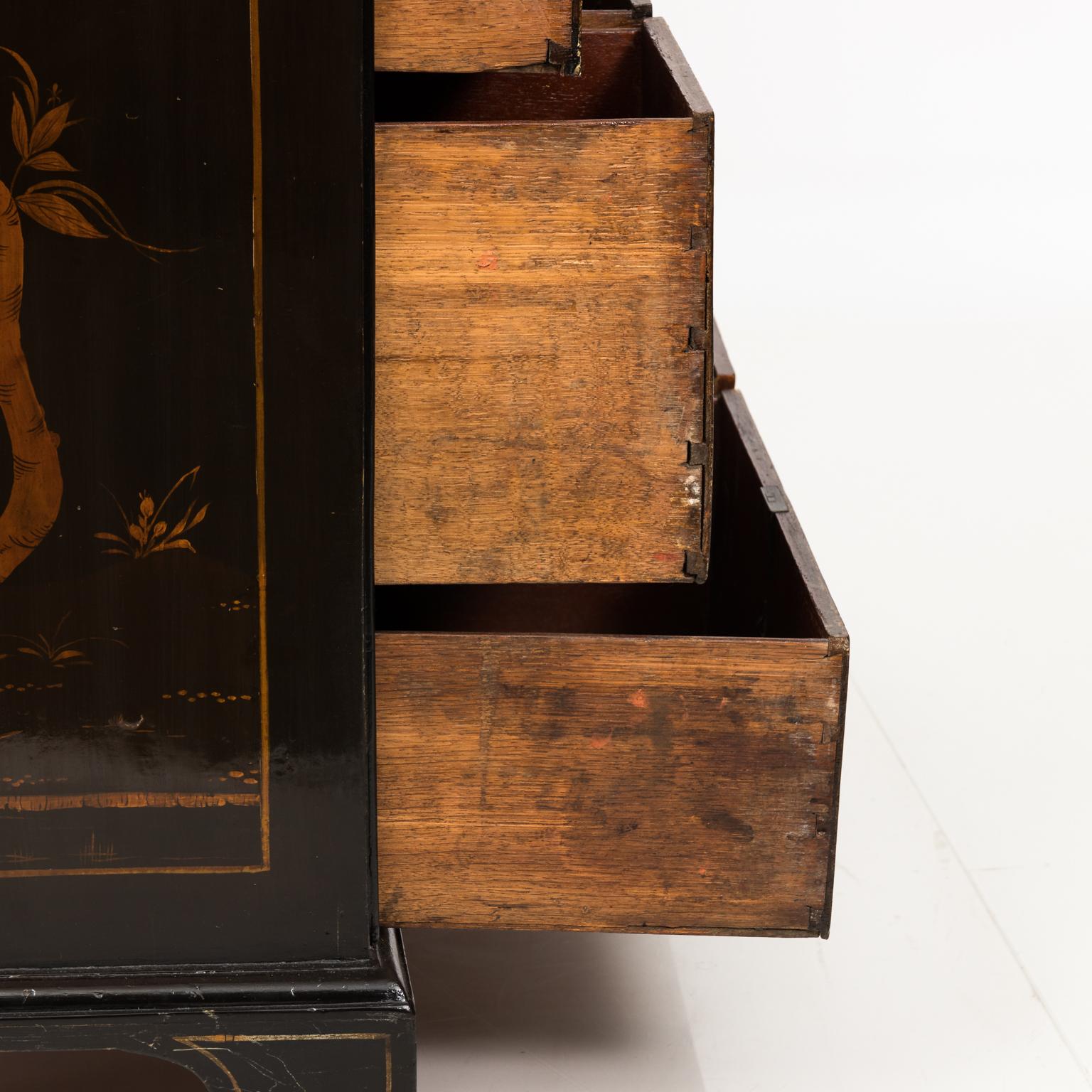 19th Century Black Lacquered Japanese Chest of Drawers 3