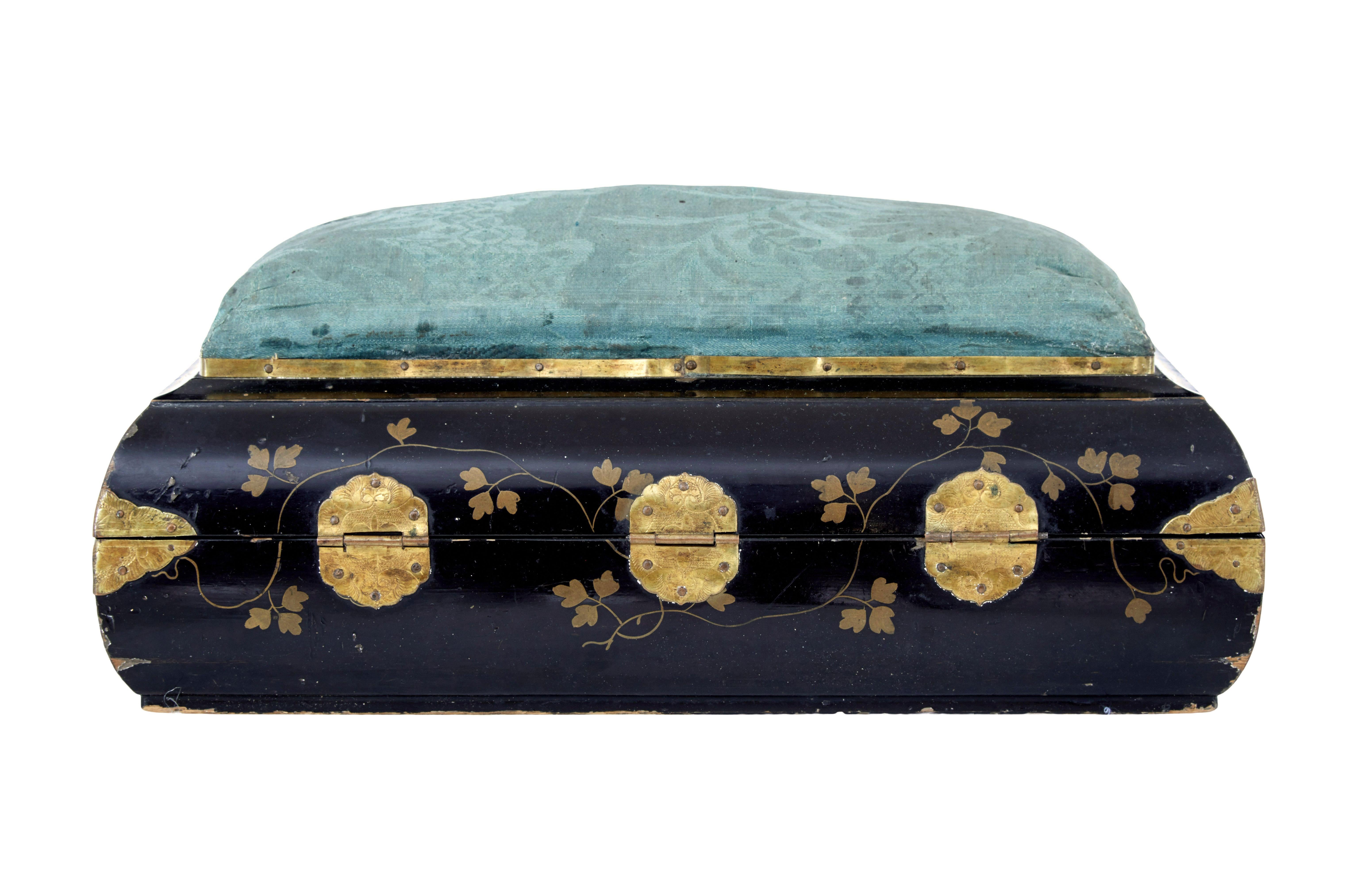 19th century black lacquered jewellery box For Sale 2