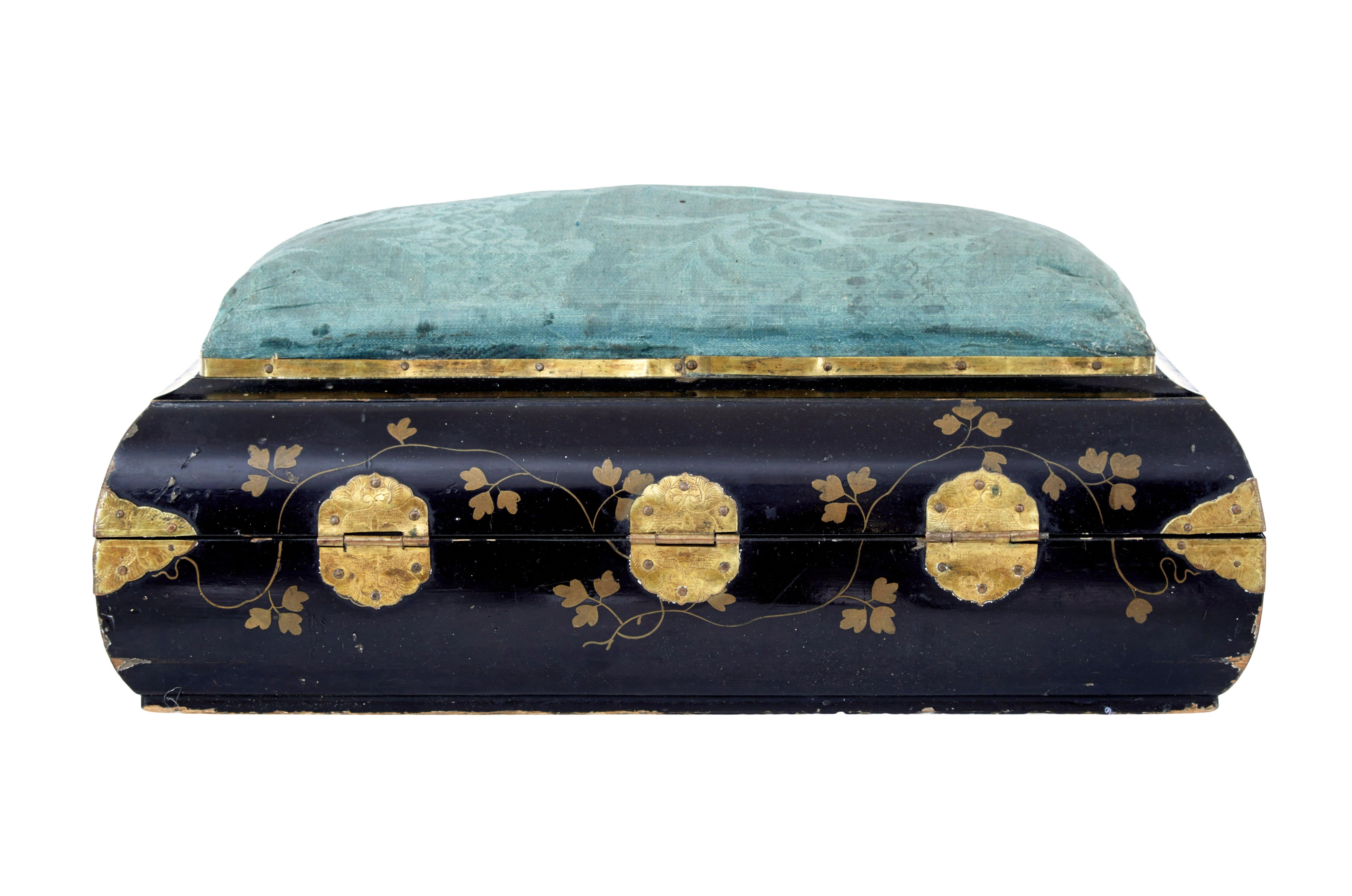 Joyero lacado en negro del siglo XIX en venta 3