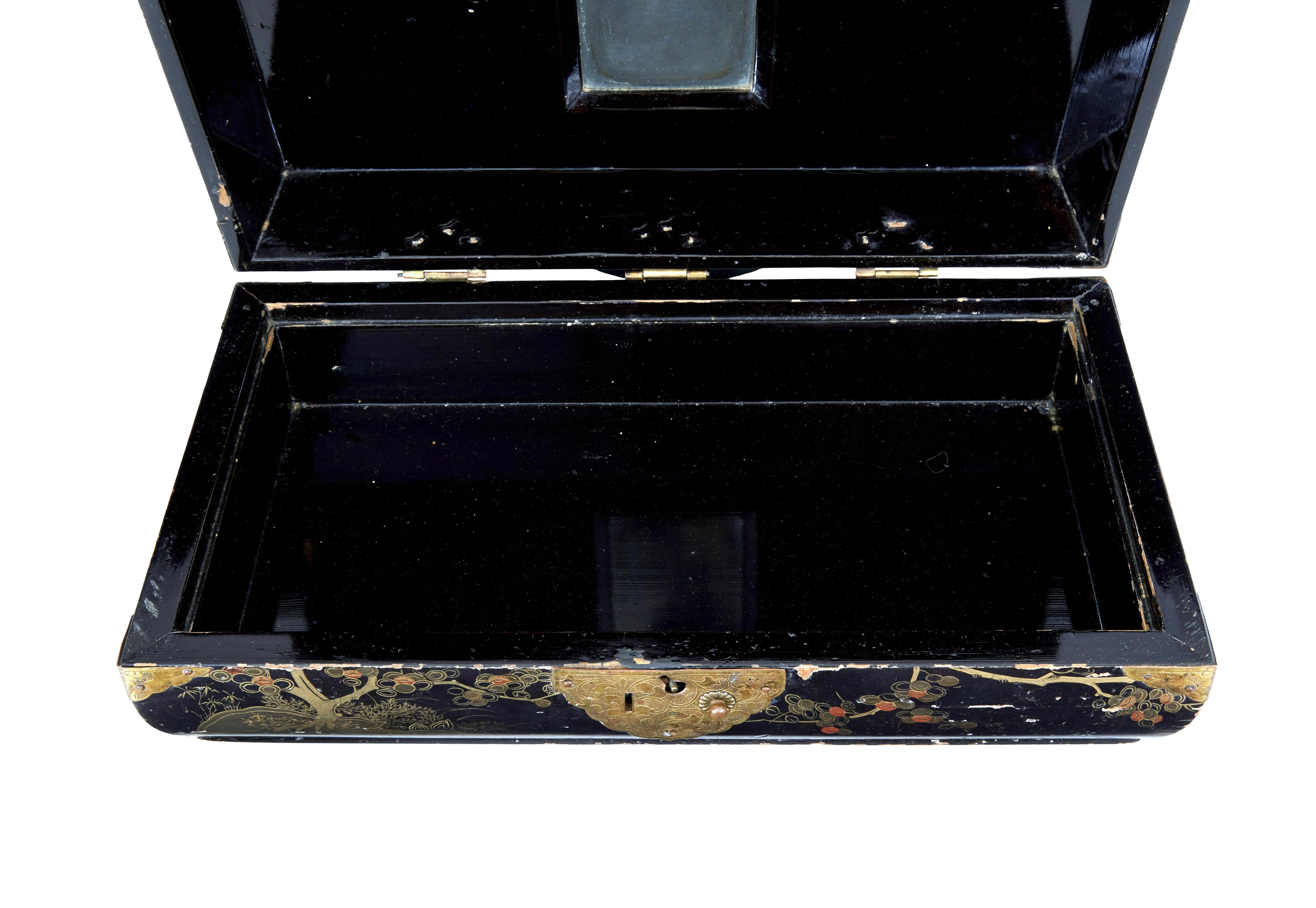 Lacquered 19th century black lacquered jewellery box