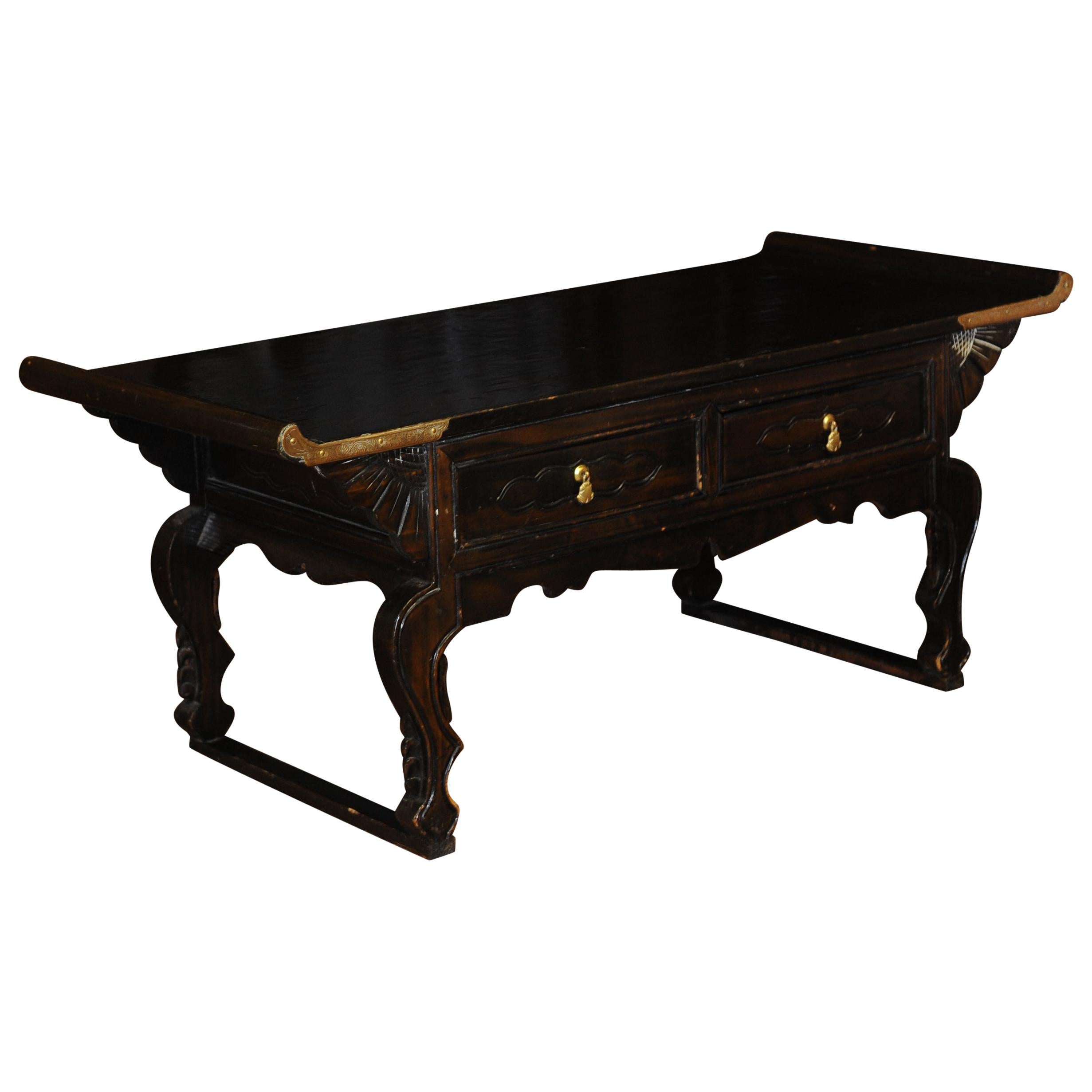 19th Century Black Lacquered Low Chinese Export Altar Table with Two Drawers For Sale