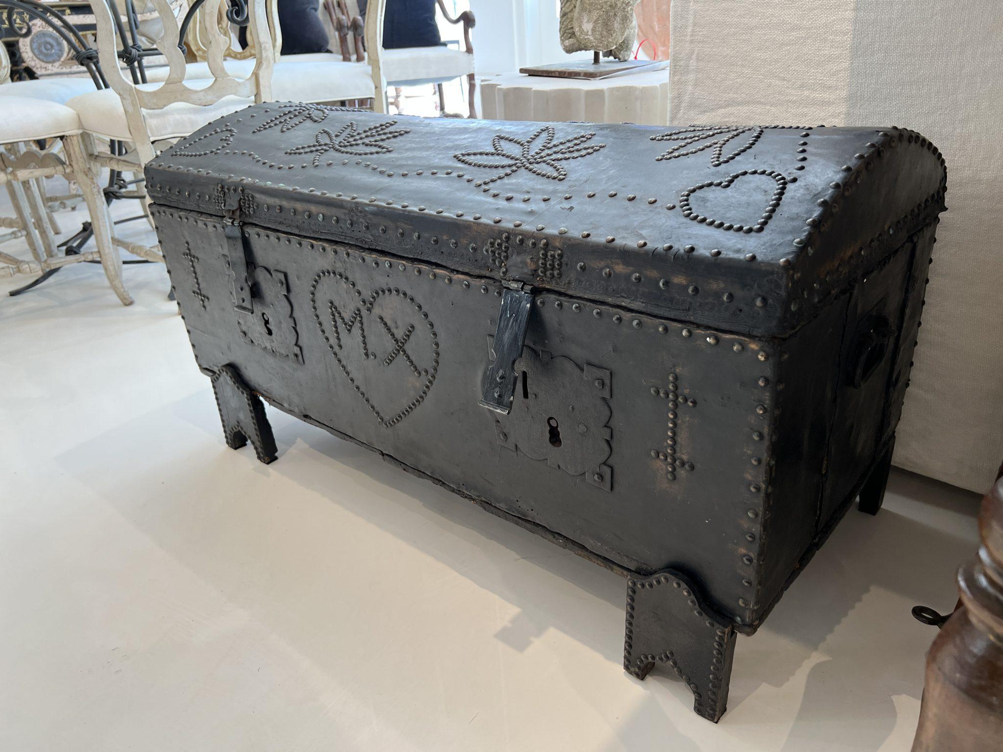 19th Century Black Leather Trunk on Stand with MX Monogram For Sale 3