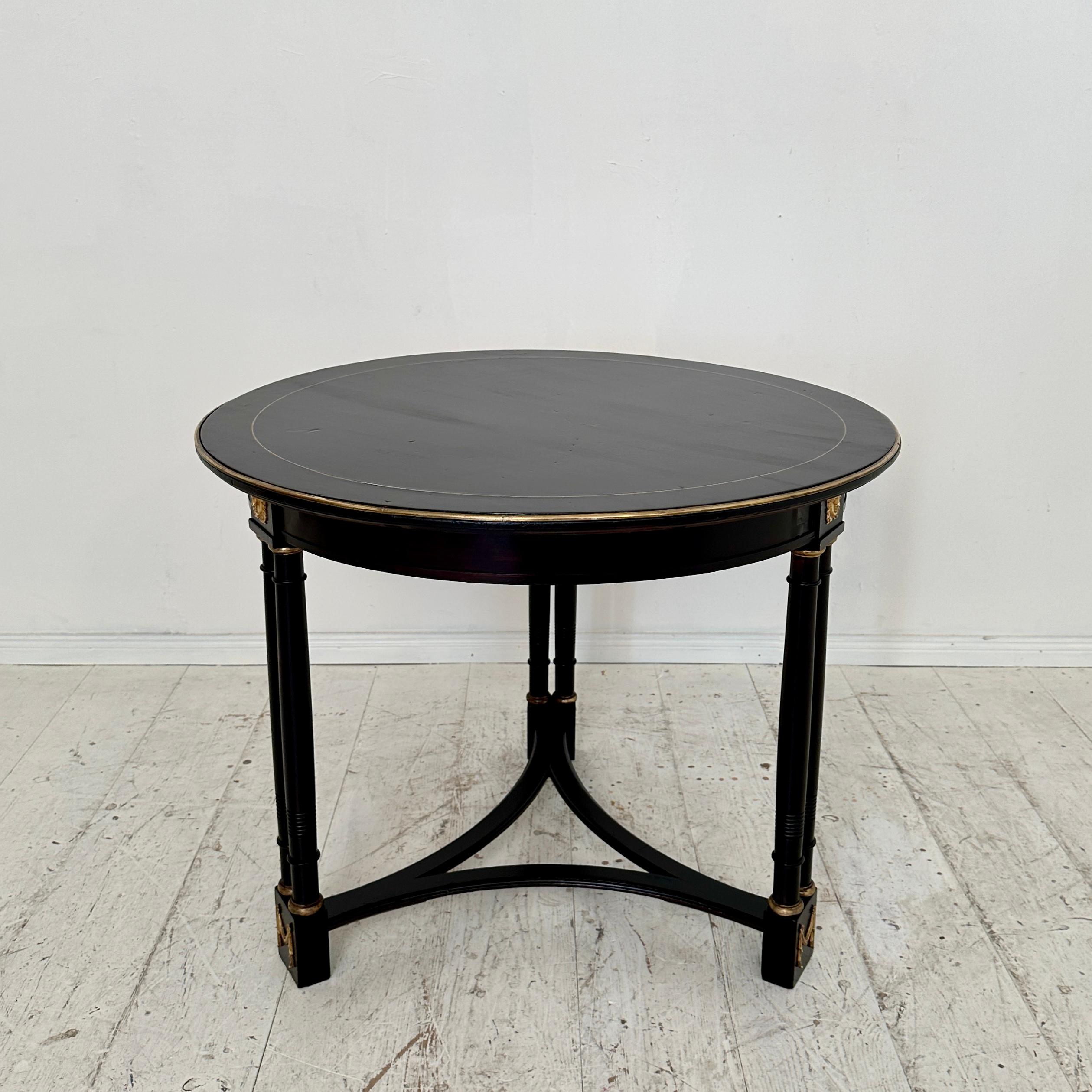19th Century Black Round Gueridon Empire Style Table, around 1870 For Sale 2