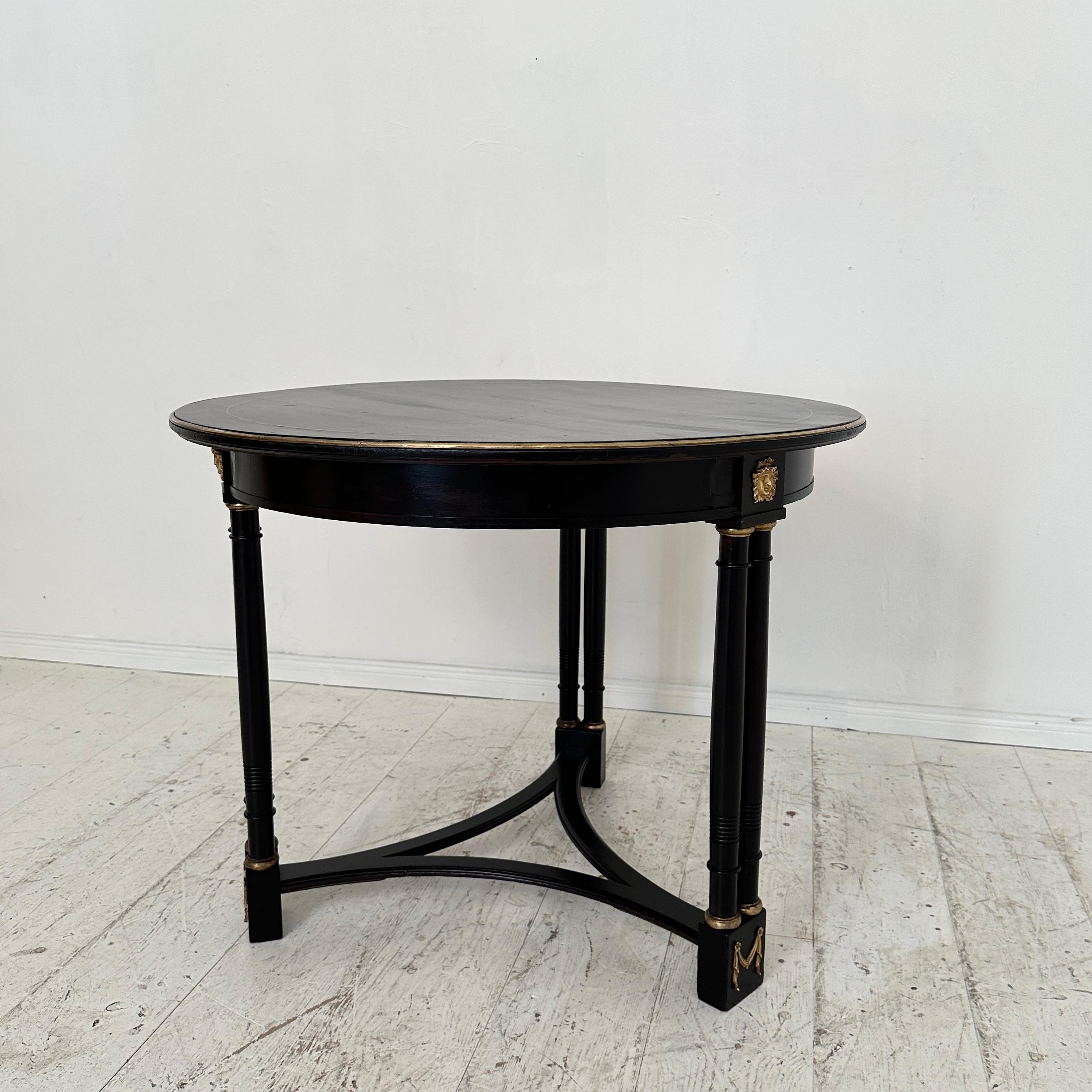19th Century Black Round Gueridon Empire Style Table, around 1870 For Sale 3