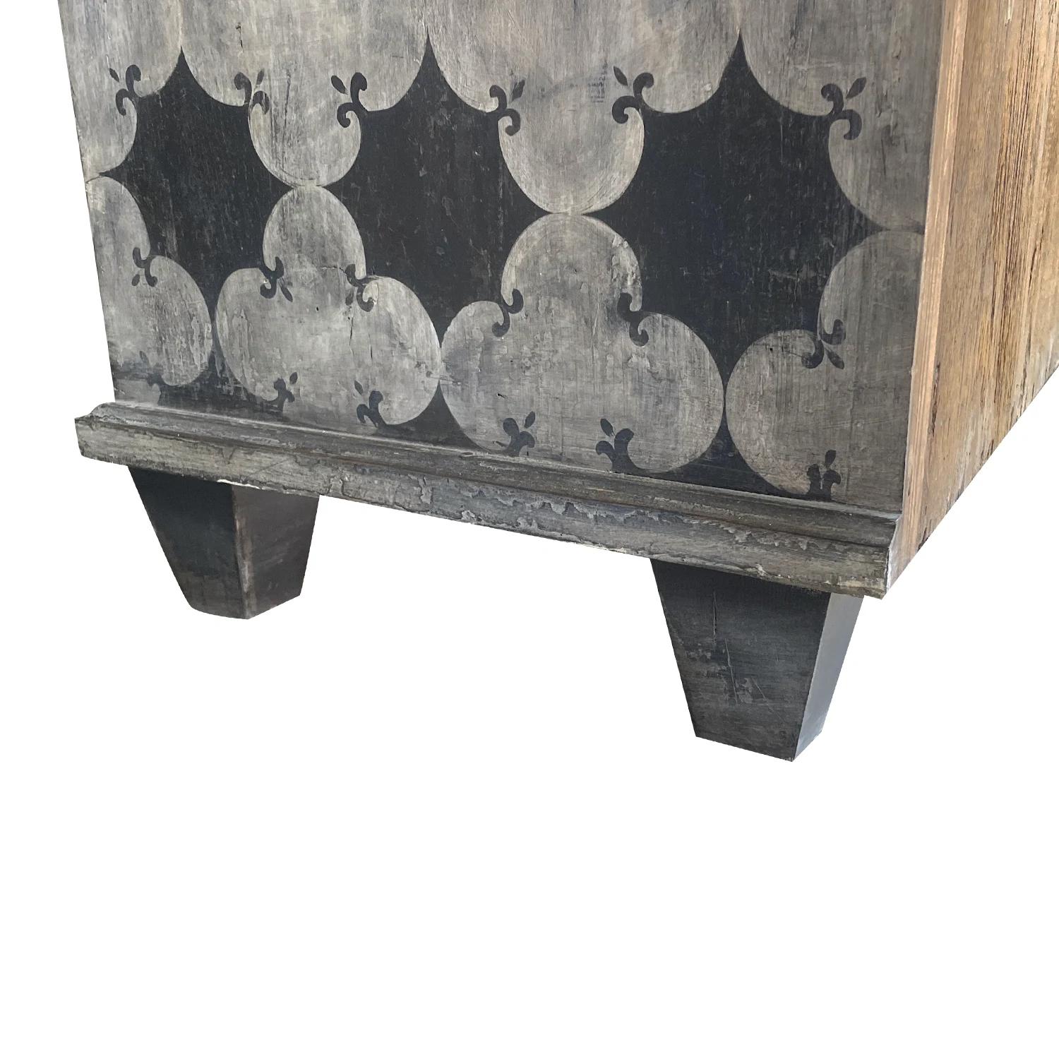 19th Century Black-White Italian Painted Pine Cabinet, Antique Tuscan Cupboard For Sale 7