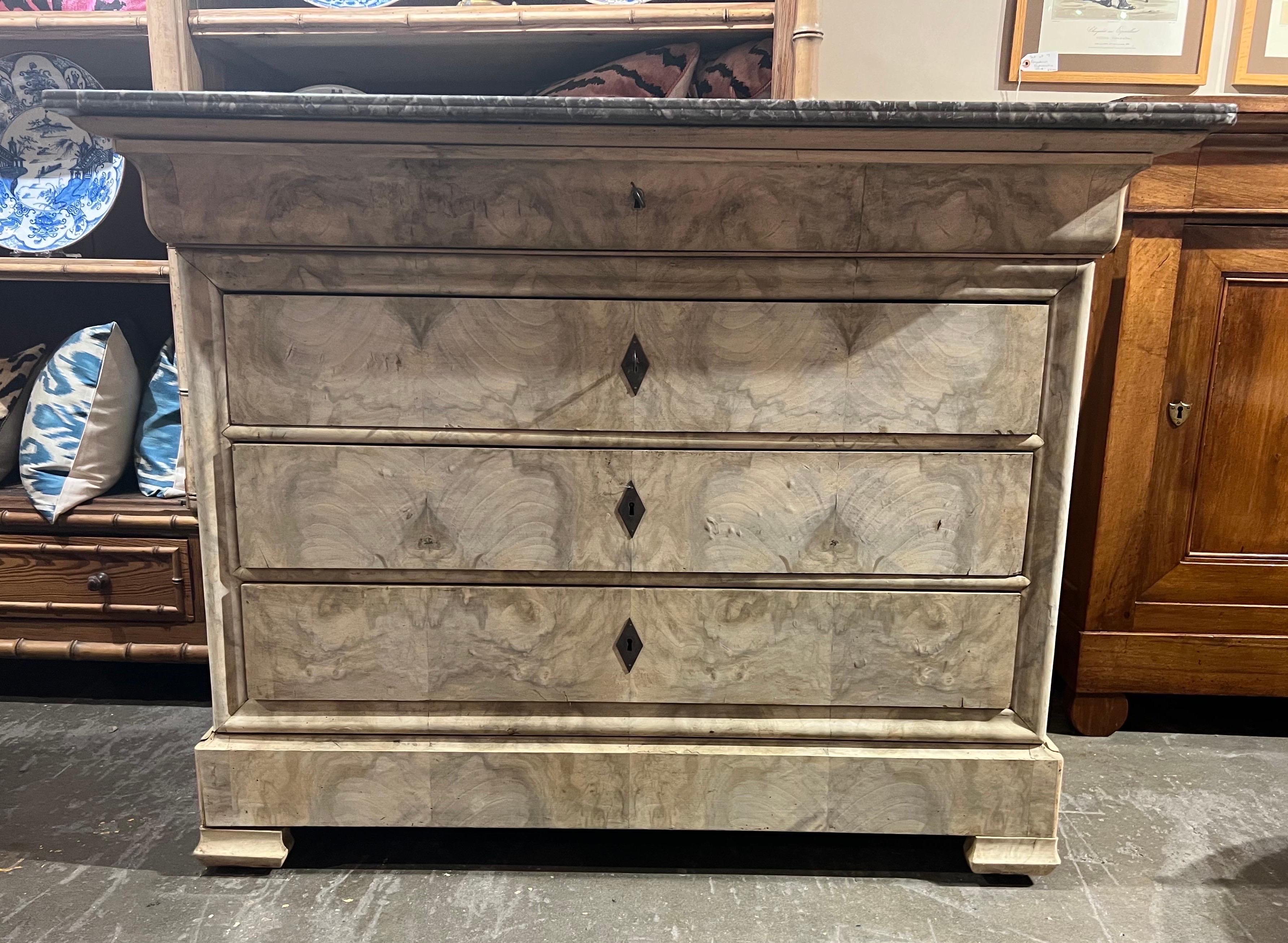 19th Century Bleached French Fossilized Marble Top Chest with Hidden Drawer For Sale 1