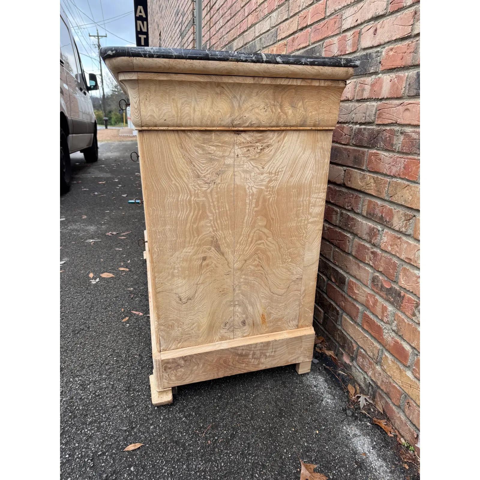 Cassettiera Louis Philippe sbiancata del XIX secolo in vendita 2