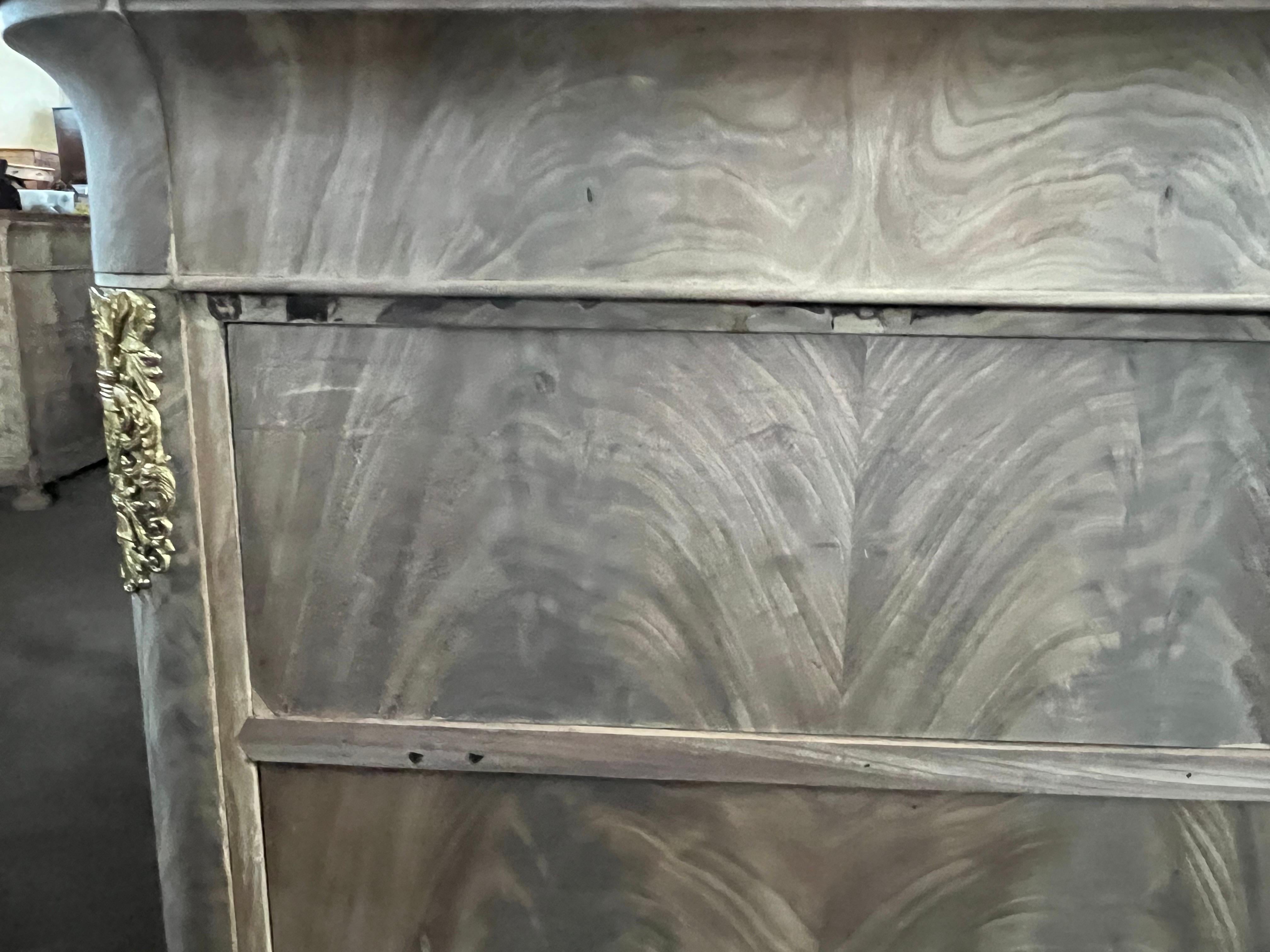 Cómoda Louis Philippe De Caoba Blanqueada Del Siglo XIX Con Mármol Gris siglo XIX en venta