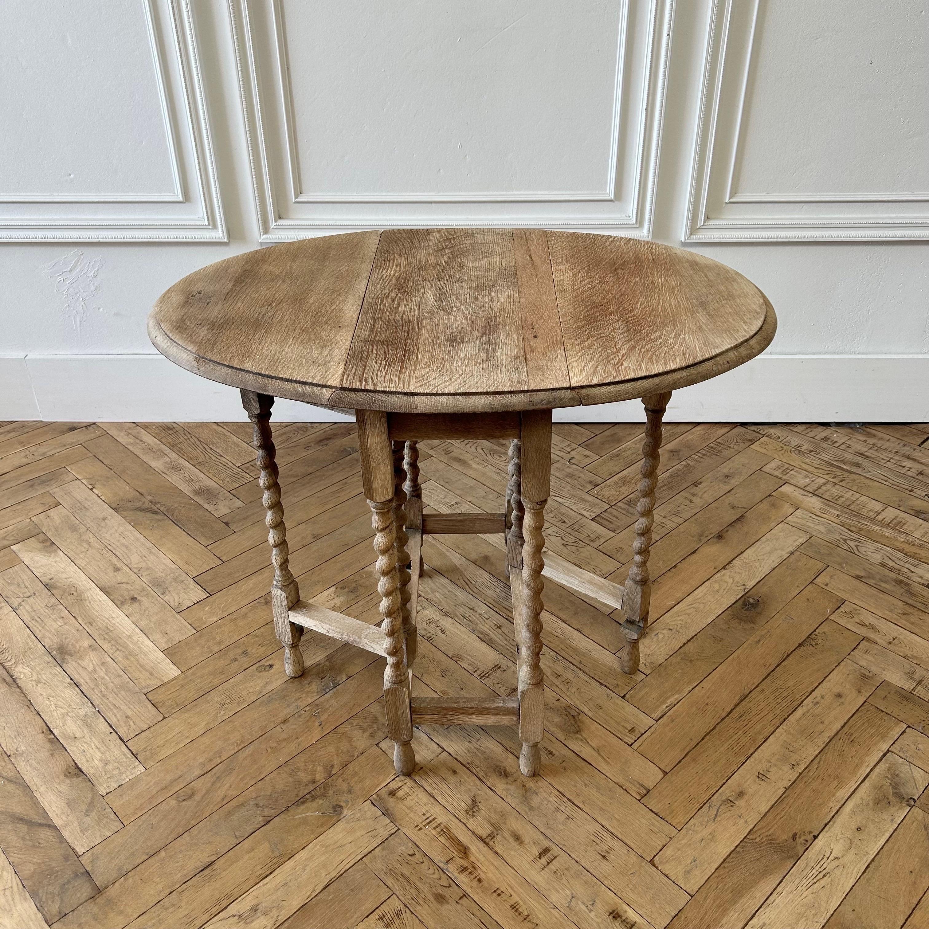 19th Century Bleached Oak Double Gate-Leg Oval Table 9