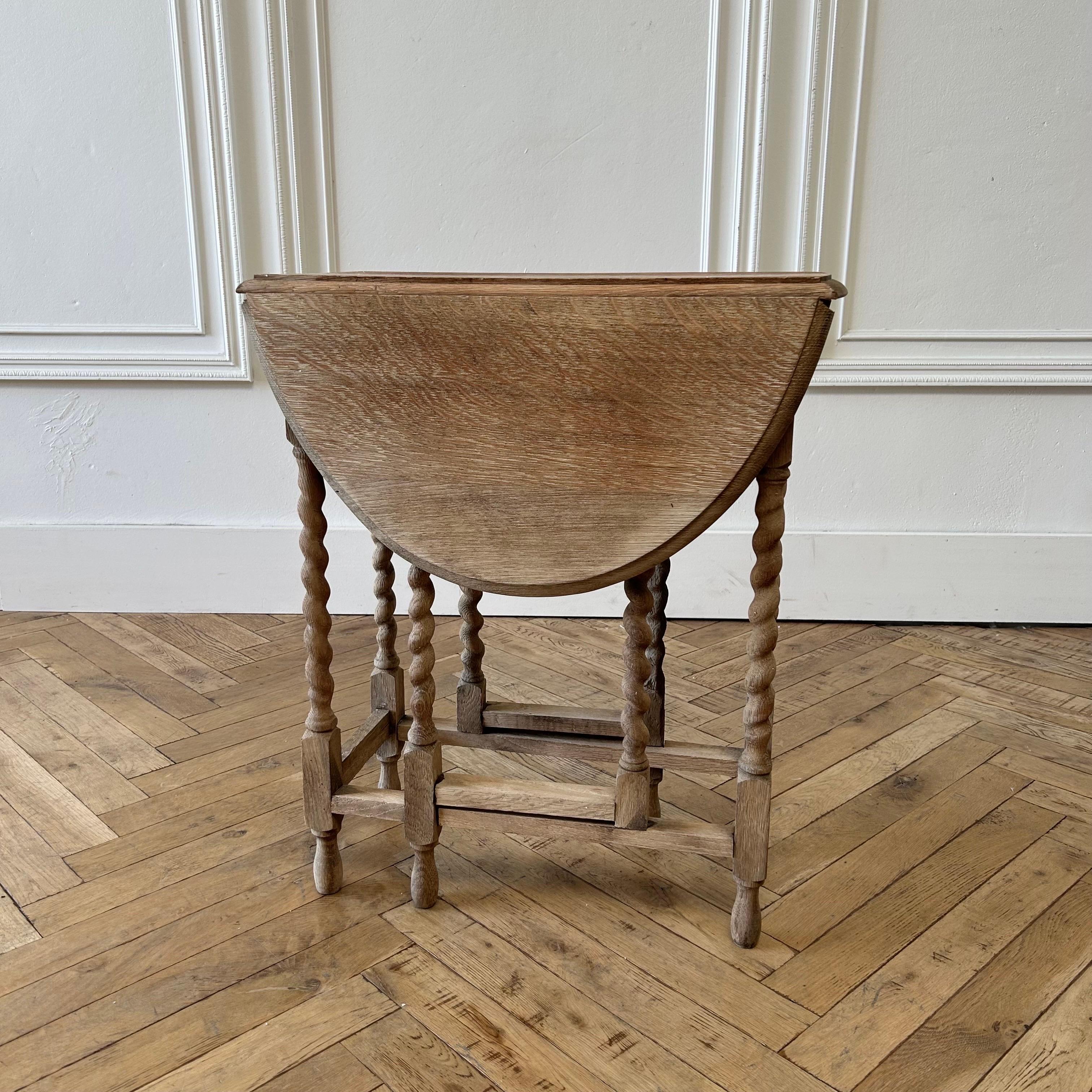 European 19th Century Bleached Oak Double Gate-Leg Oval Table
