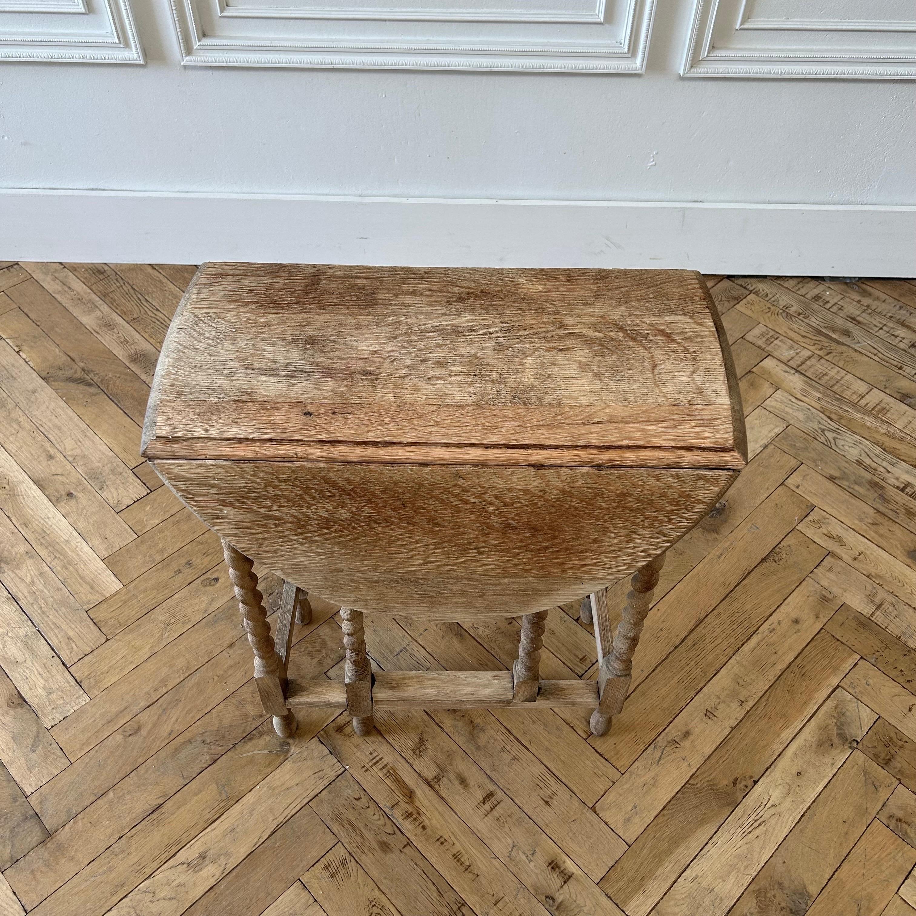 19th Century Bleached Oak Double Gate-Leg Oval Table In Good Condition In Brea, CA