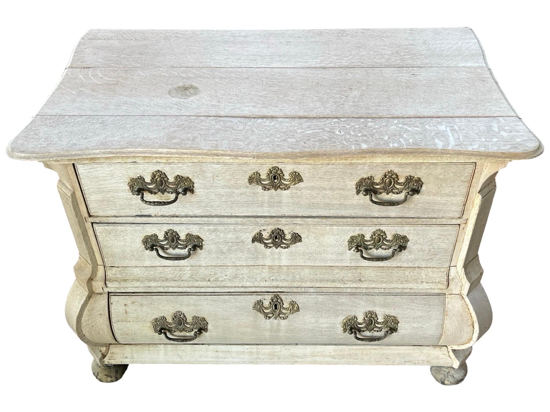 Cassettiera / Commode olandese in rovere sbiancato del XIX secolo in vendita 7