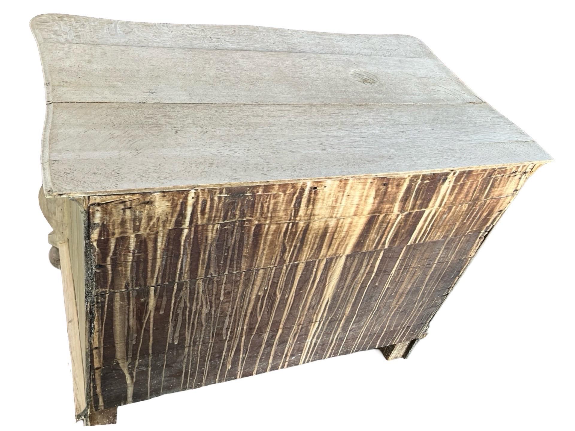 Barocco Cassettiera / Commode olandese in rovere sbiancato del XIX secolo in vendita