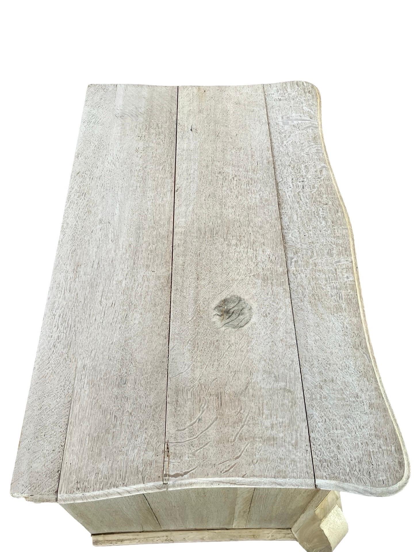 Cassettiera / Commode olandese in rovere sbiancato del XIX secolo In condizioni buone in vendita a Viterbo, VT