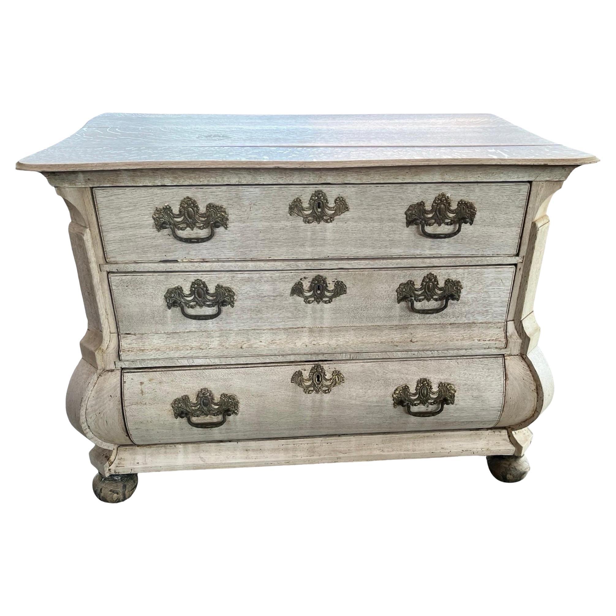 Cassettiera / Commode olandese in rovere sbiancato del XIX secolo in vendita