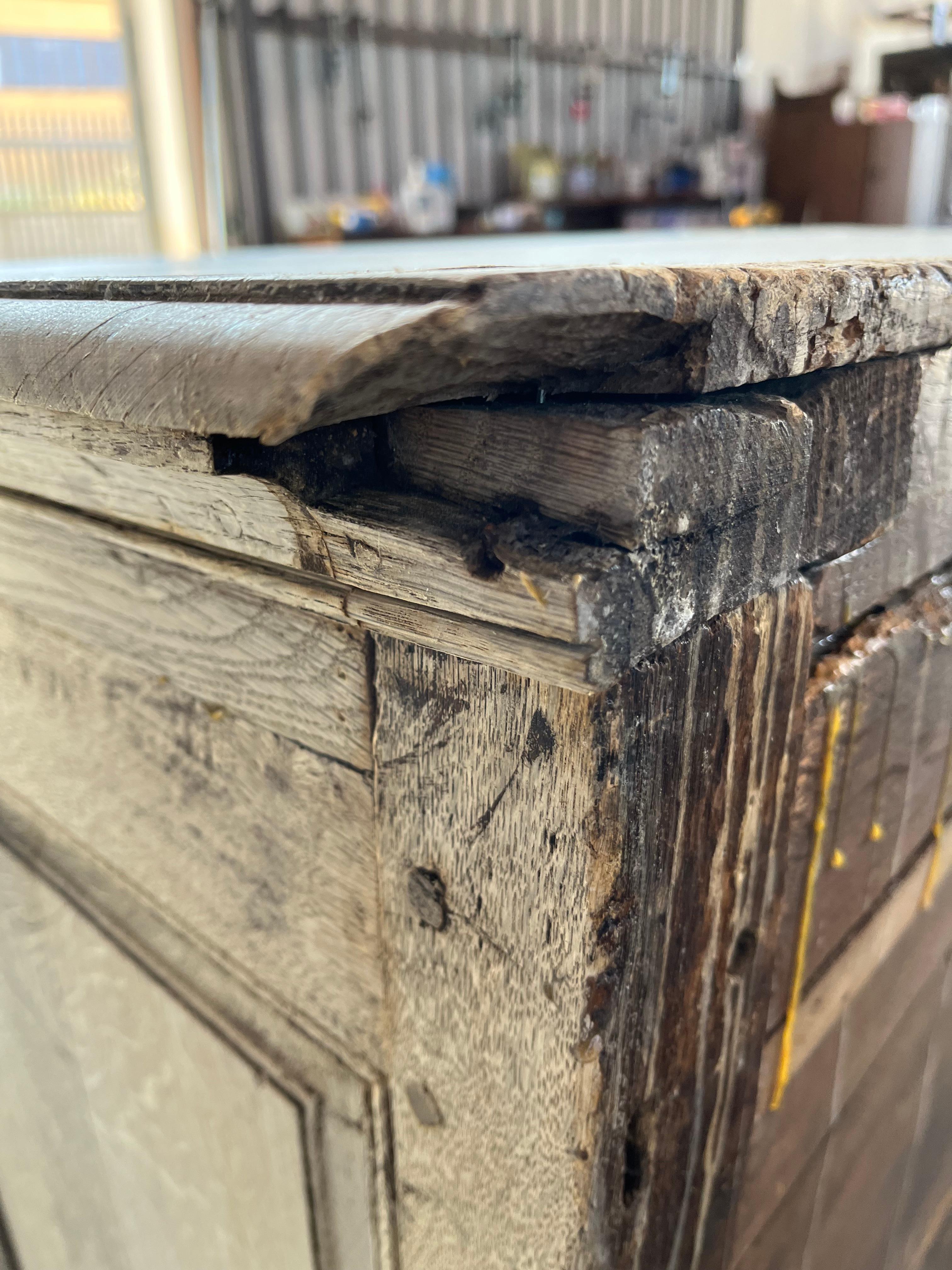19th Century Bleached Oak Flemish Chest of Drawers For Sale 7