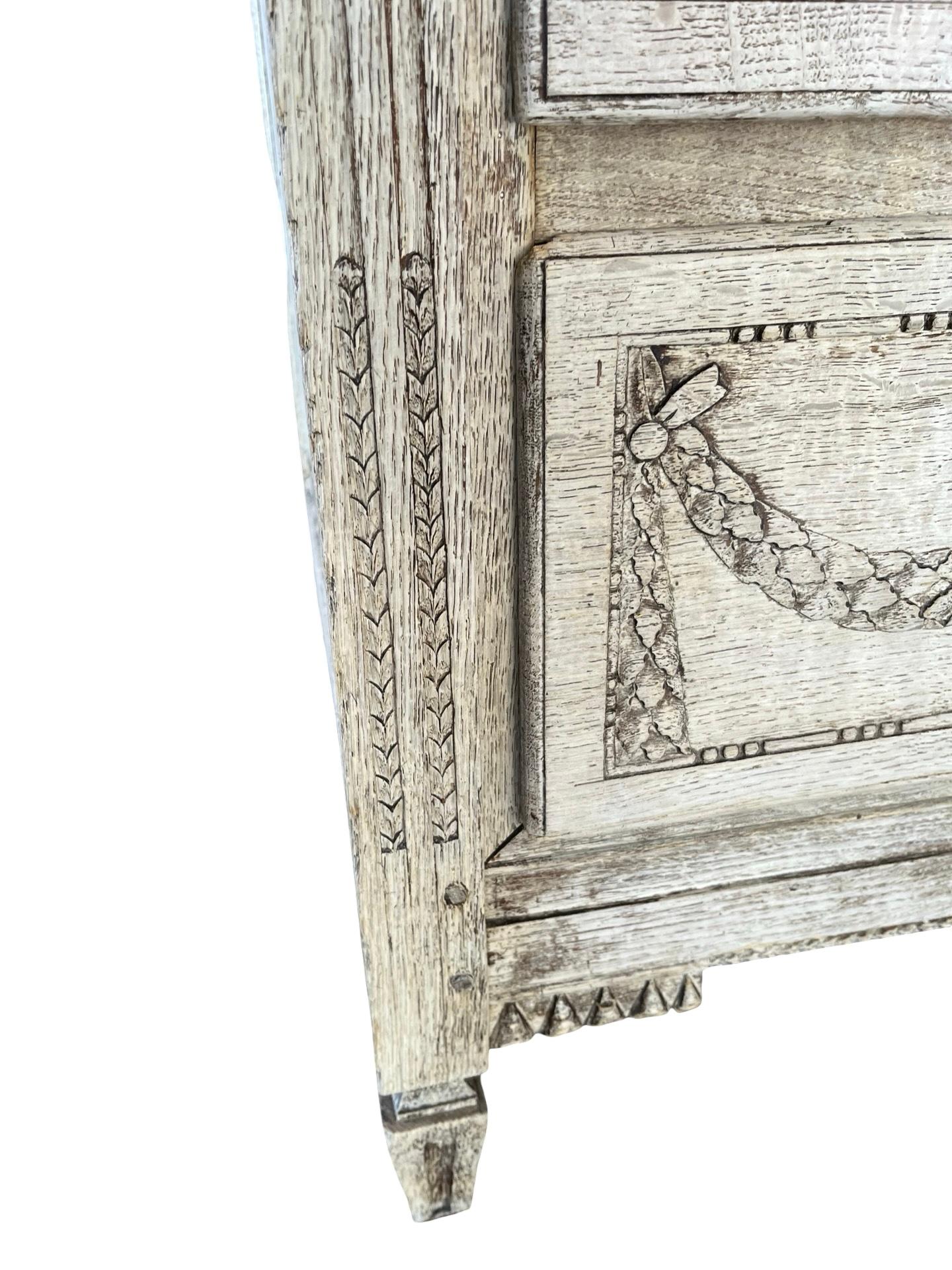 Cassettiera fiamminga in Oak sbiancato del XIX secolo in vendita 6