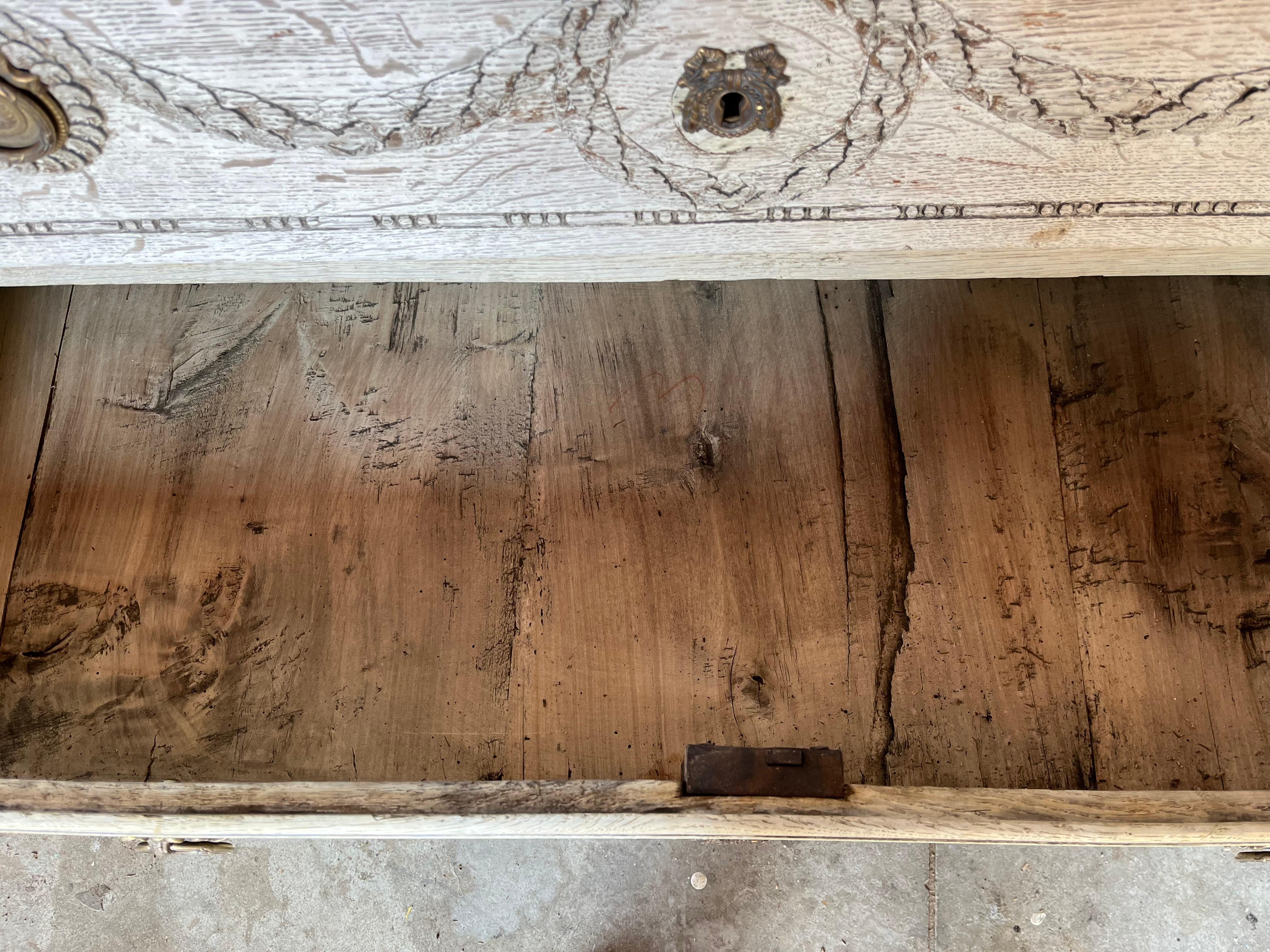 19th Century Bleached Oak Flemish Chest of Drawers For Sale 11
