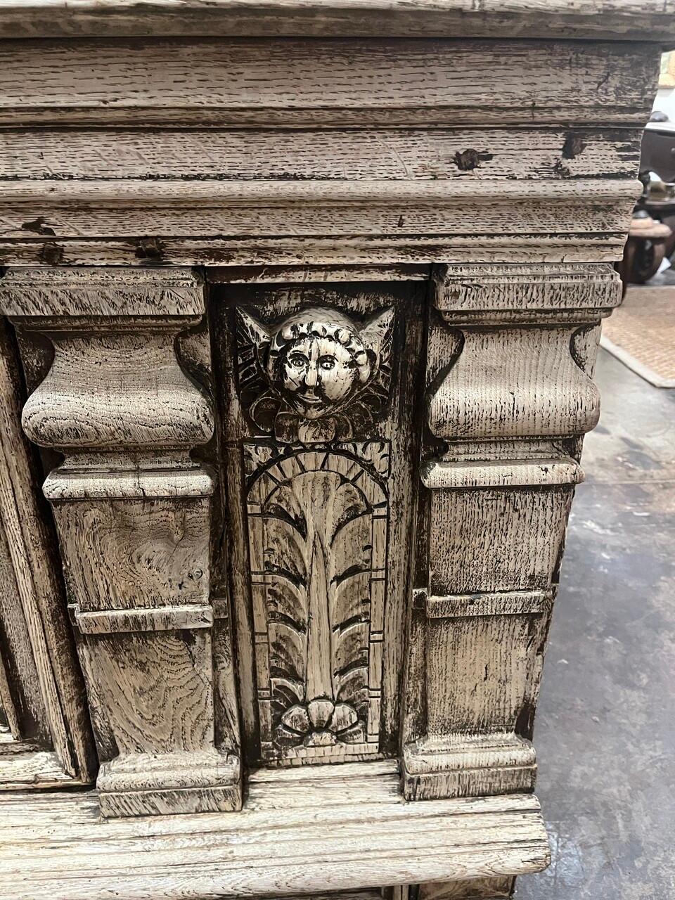 Credenza francese in rovere sbiancato del XIX secolo in vendita 3