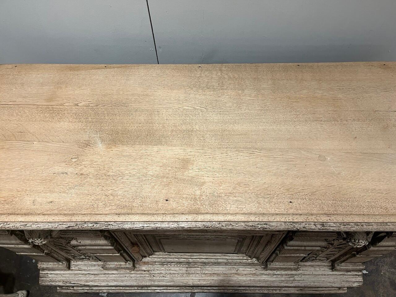 Revival Credenza francese in rovere sbiancato del XIX secolo in vendita