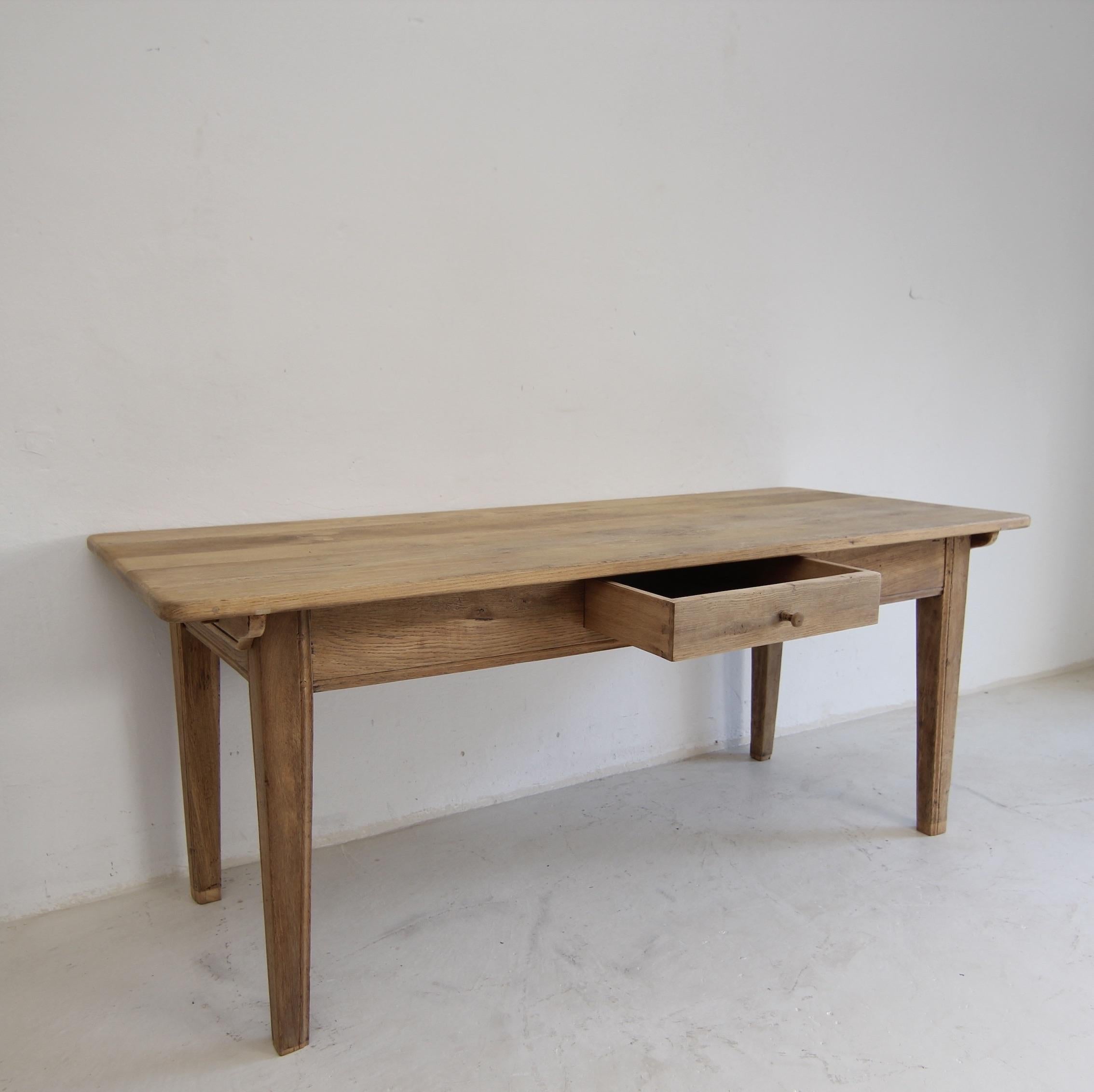 Table en Oak Oak blanchi du 19ème siècle en vente 4
