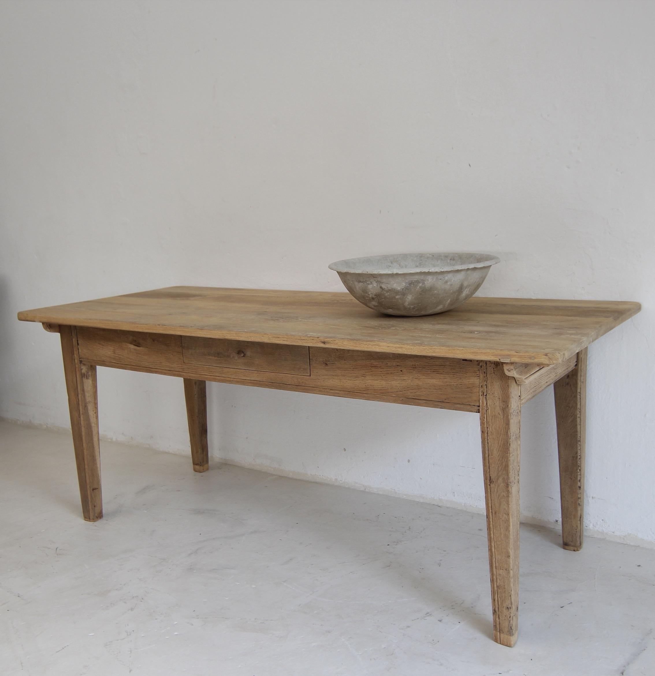 Rustique Table en Oak Oak blanchi du 19ème siècle en vente