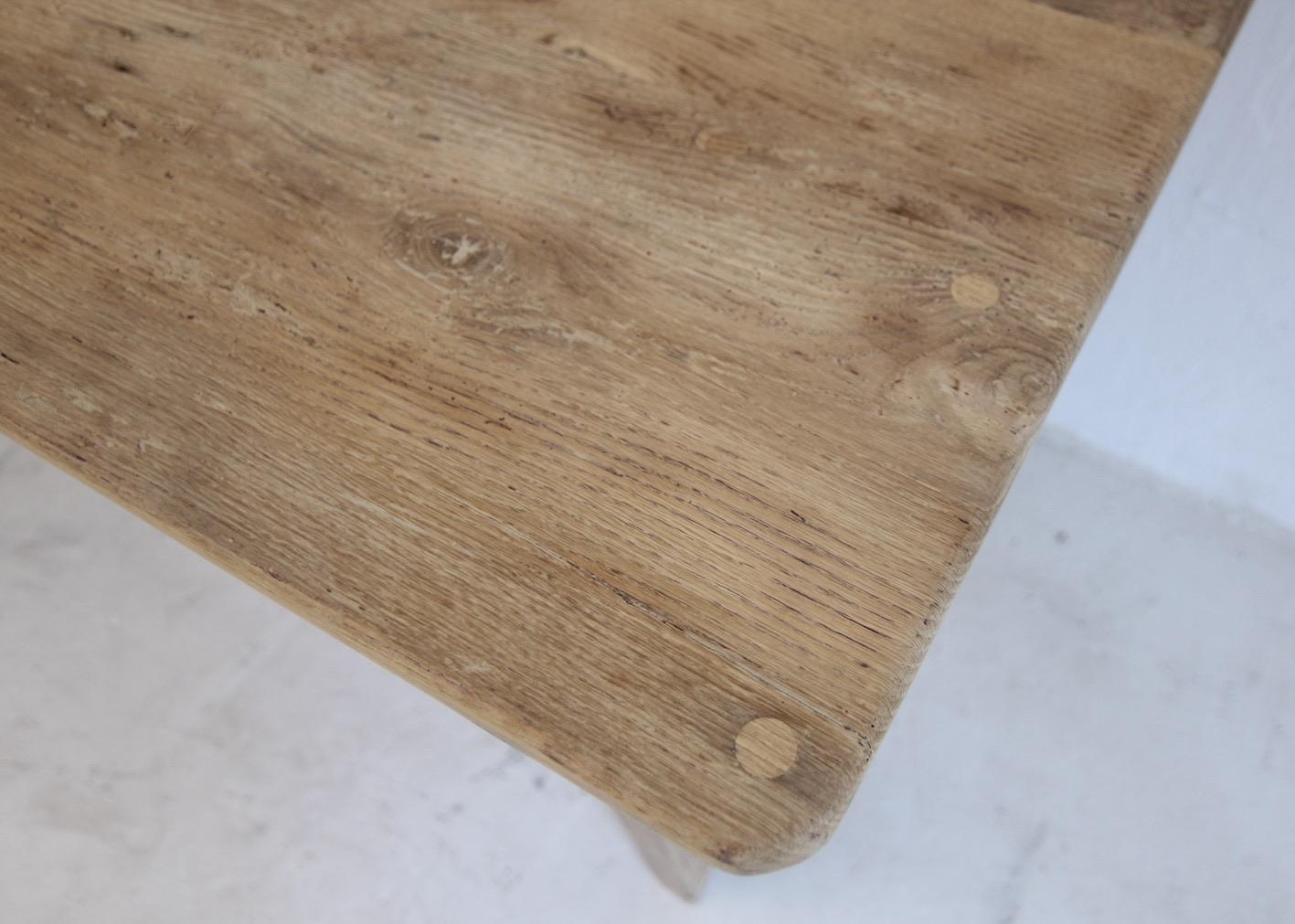 Table en Oak Oak blanchi du 19ème siècle en vente 1