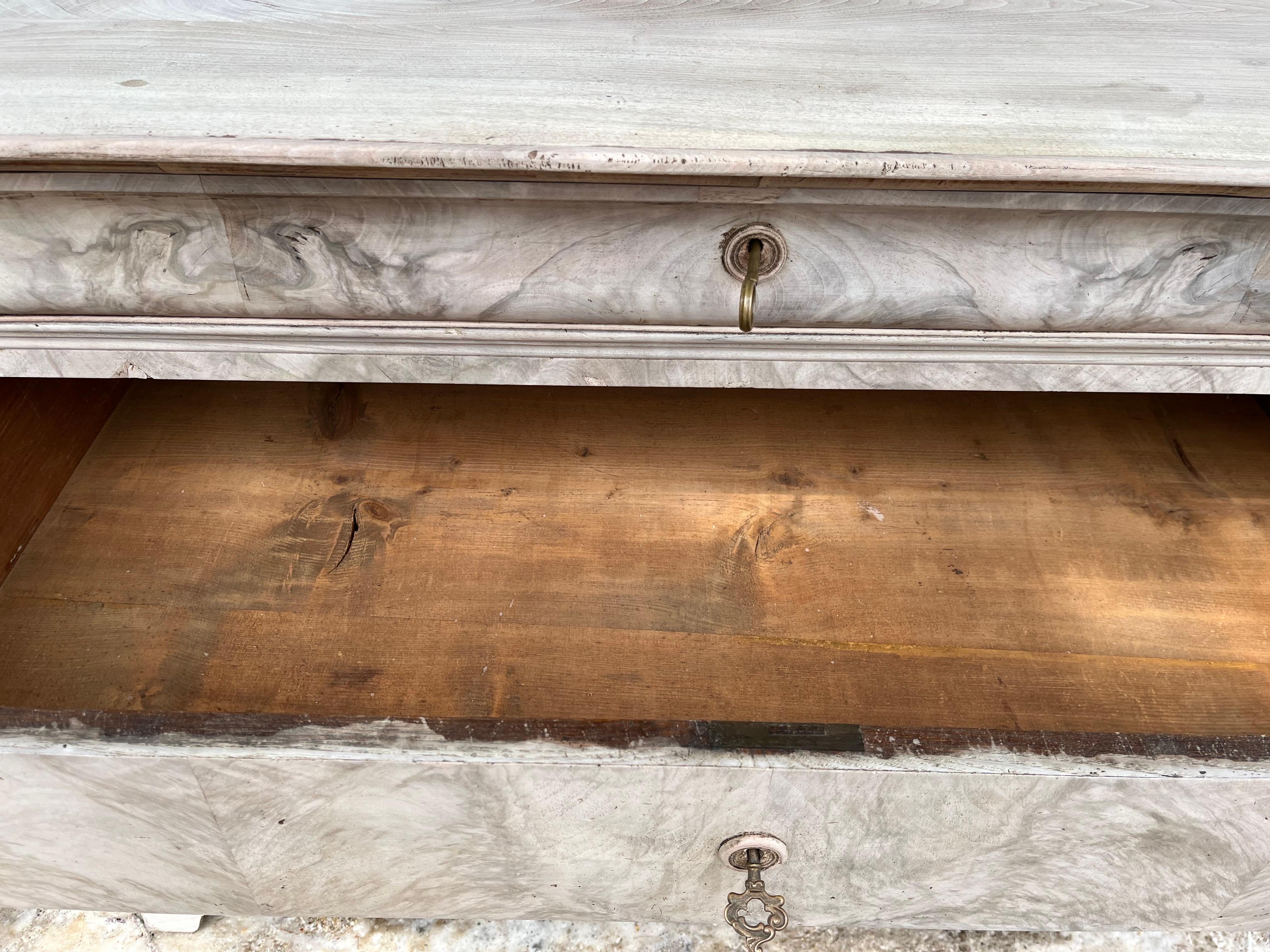 Cassettiera francese Louis Philippe in radica di noce sbiancata del XIX secolo 1