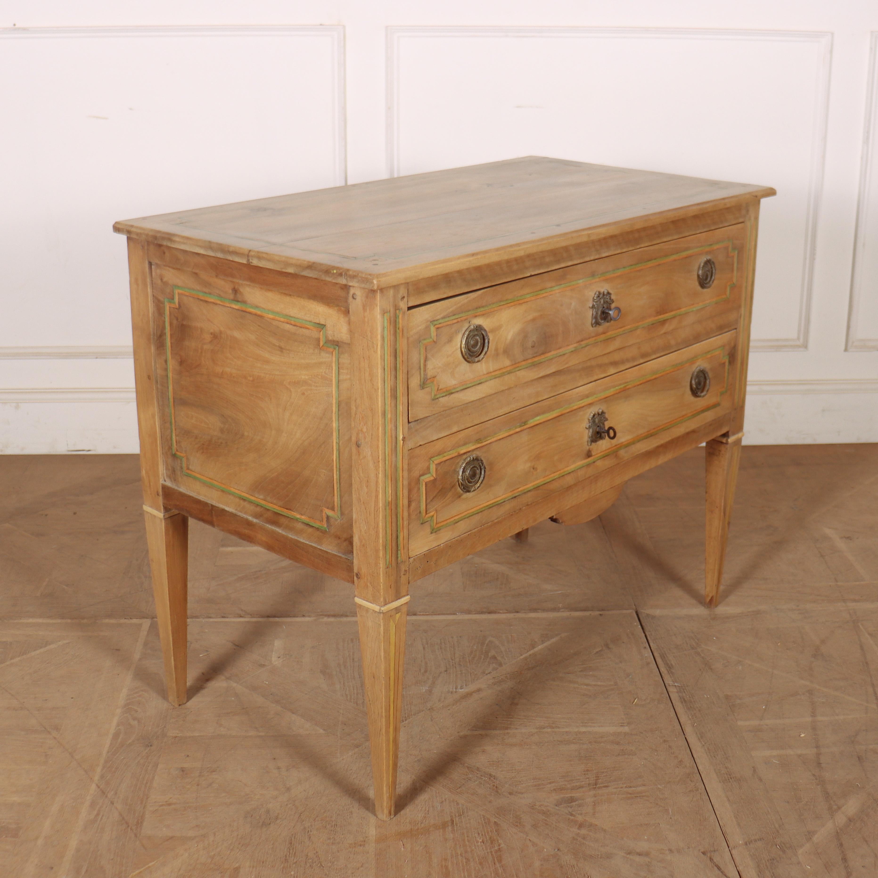 XIX secolo 19th Century Bleached Walnut Italian Commode in vendita