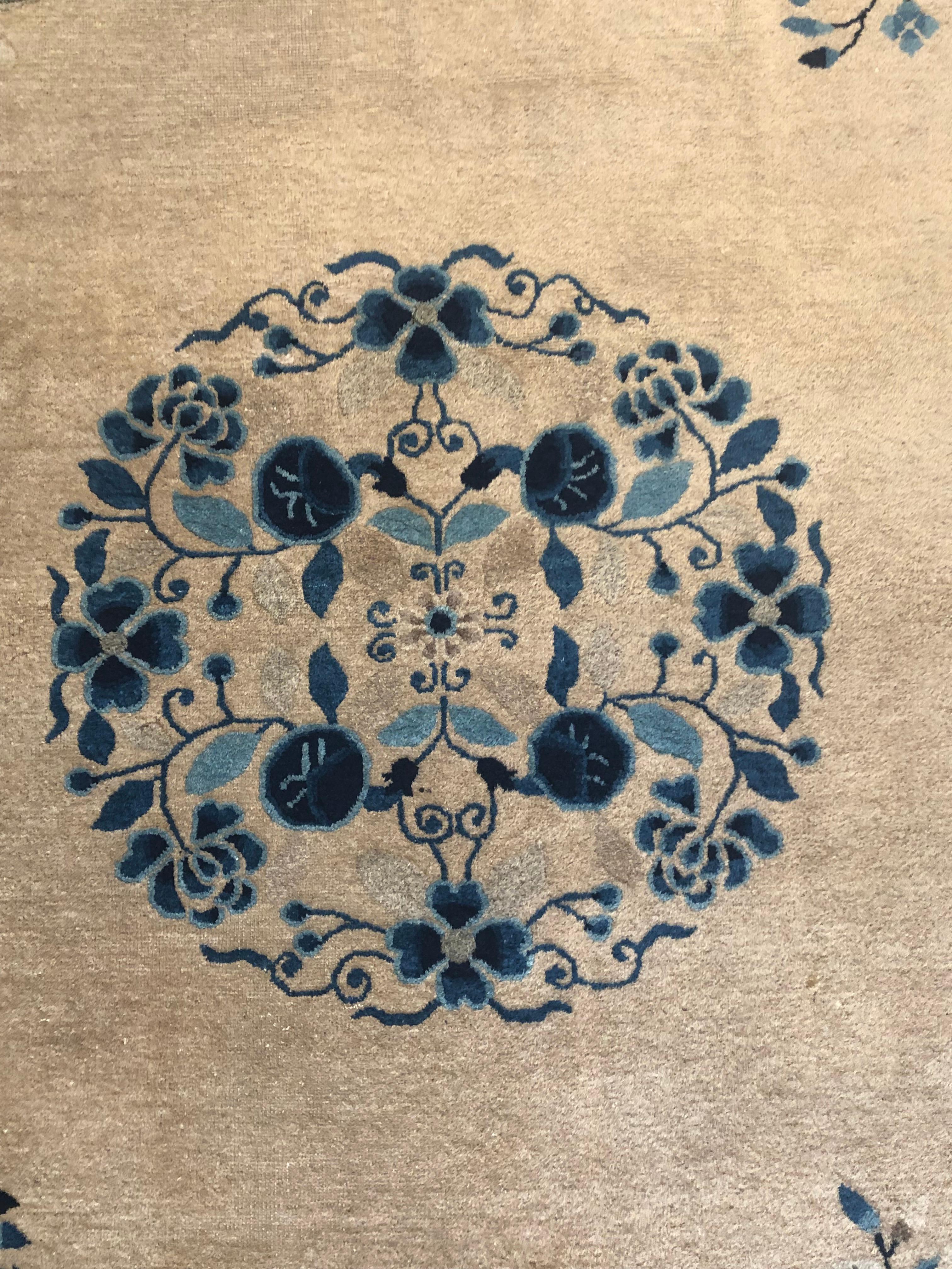 19th Century Blue and Natural Wool Peking Chinese Rug, ca 1870 For Sale 2