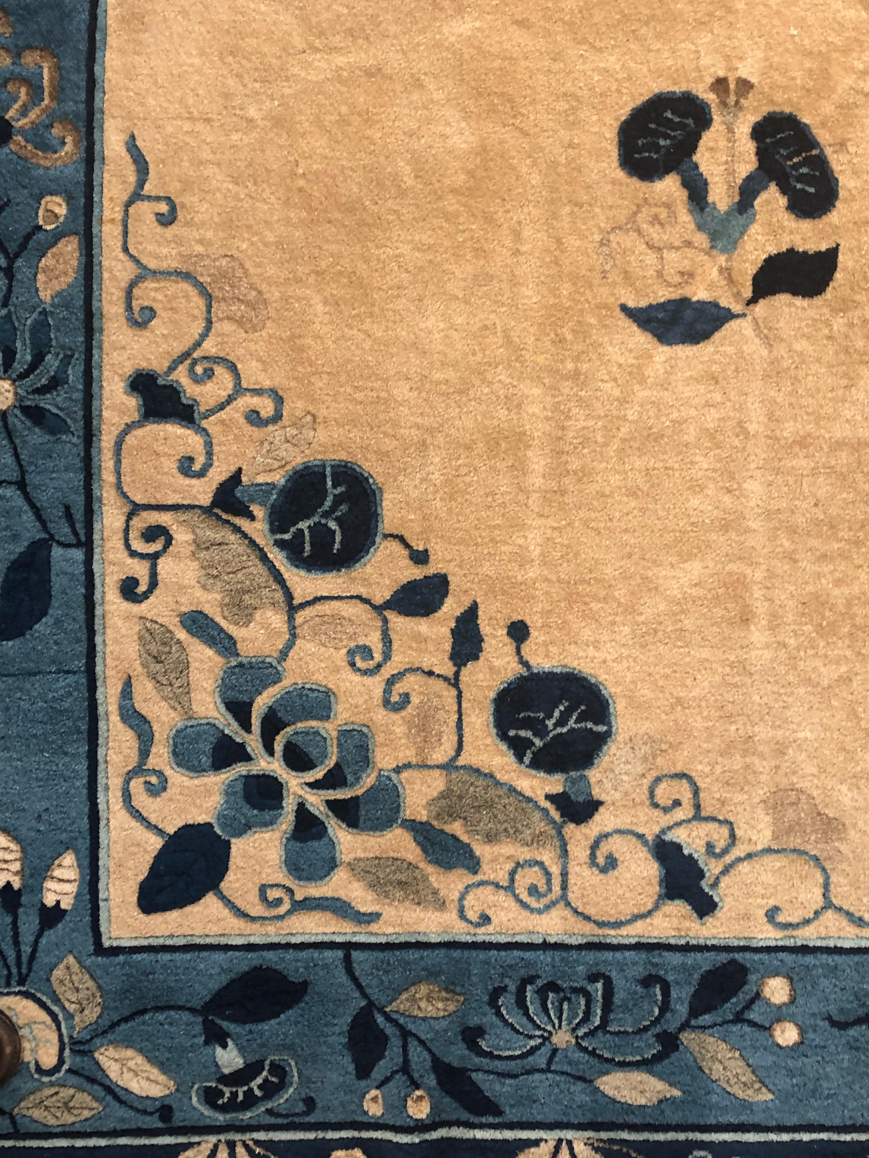 19th Century Blue and Natural Wool Peking Chinese Rug, ca 1870 For Sale 4