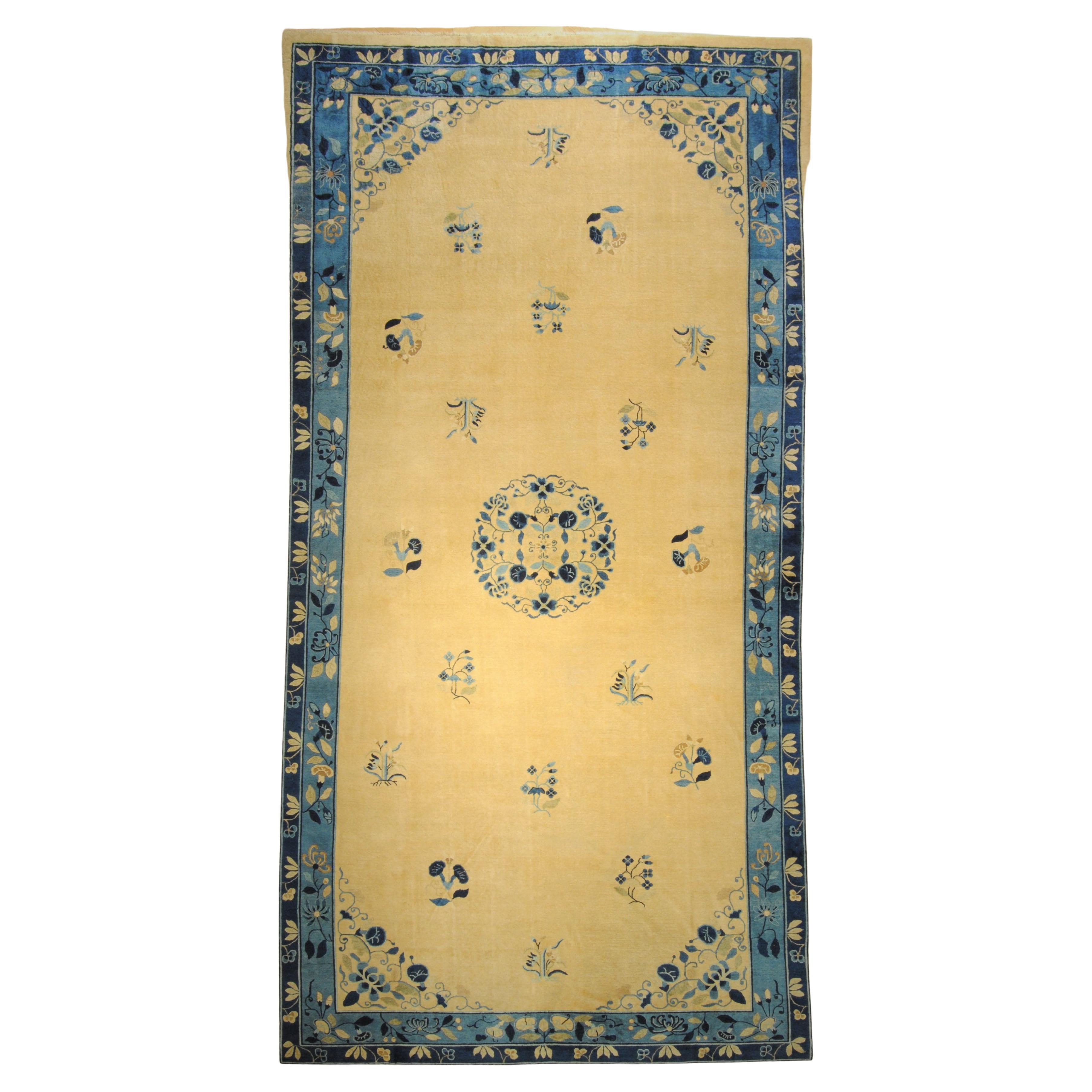 19th Century Blue and Natural Wool Peking Chinese Rug, ca 1870 For Sale