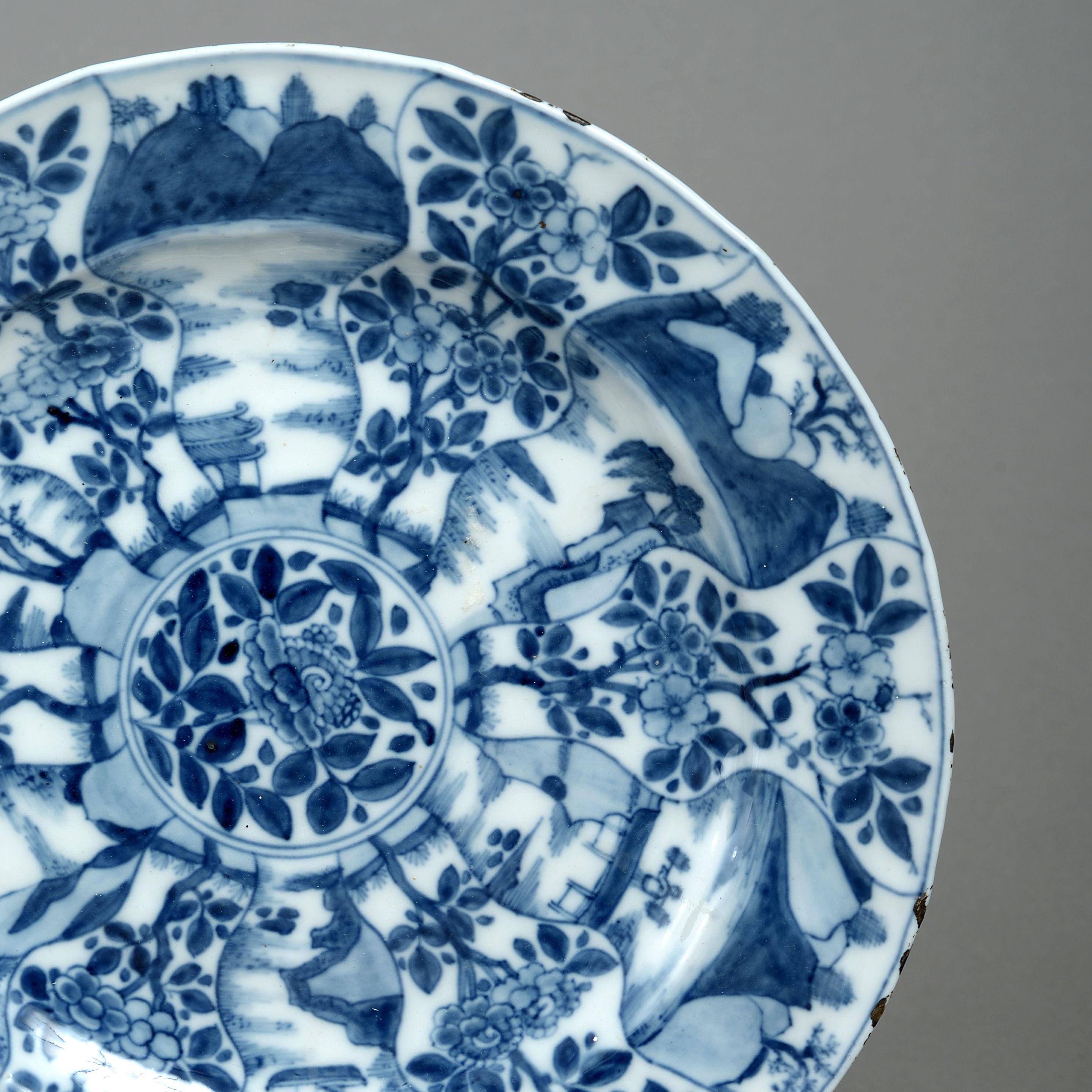19th Century Blue and White Dish in the Kangxi Taste In Good Condition For Sale In London, GB