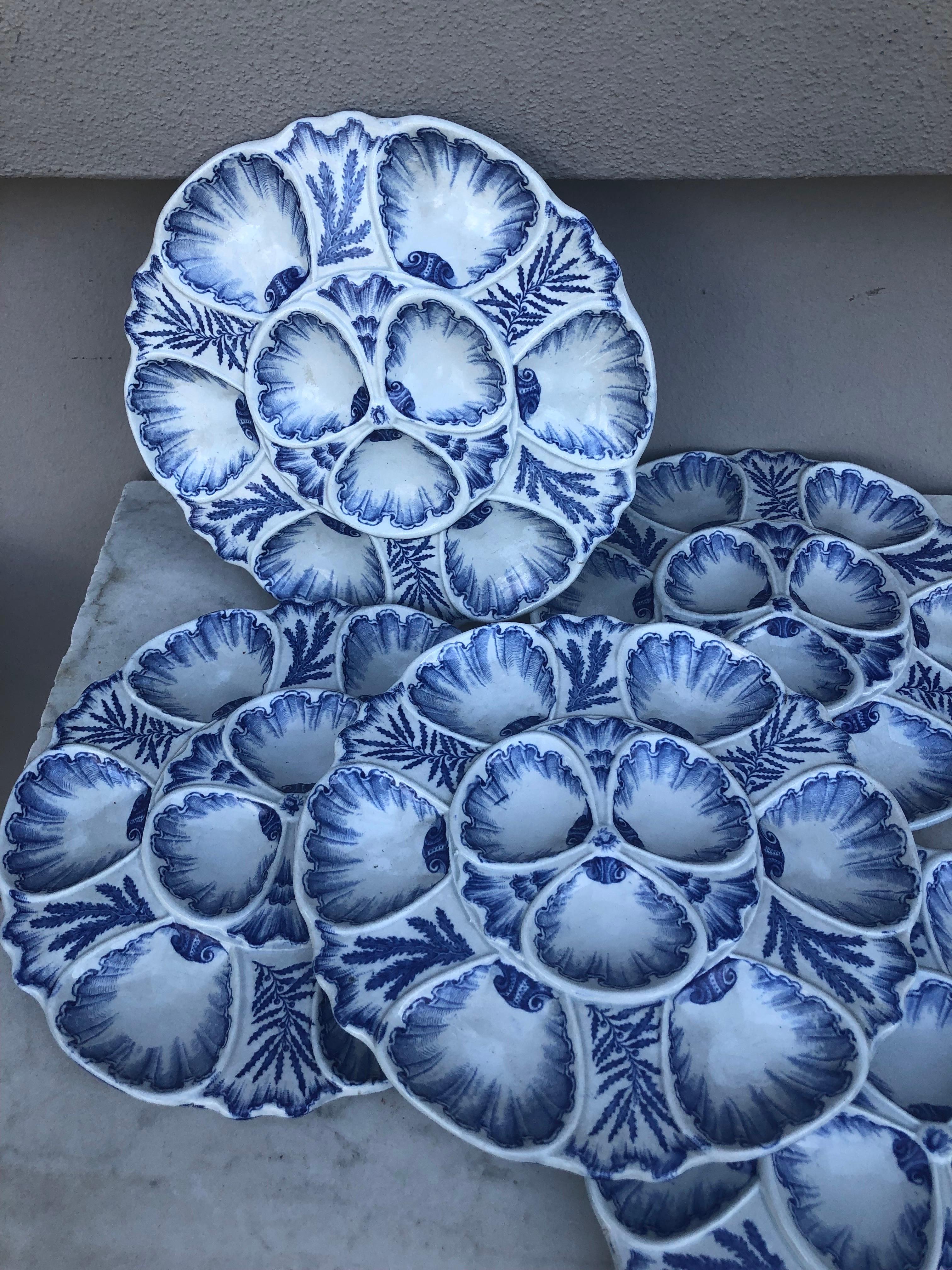 19th Century faience blue and white oyster plate signed J. Vieillard & Cie Bordeaux decorated with seaweeds.
Large size.
Mark / 1829-1895.
8 plates available.