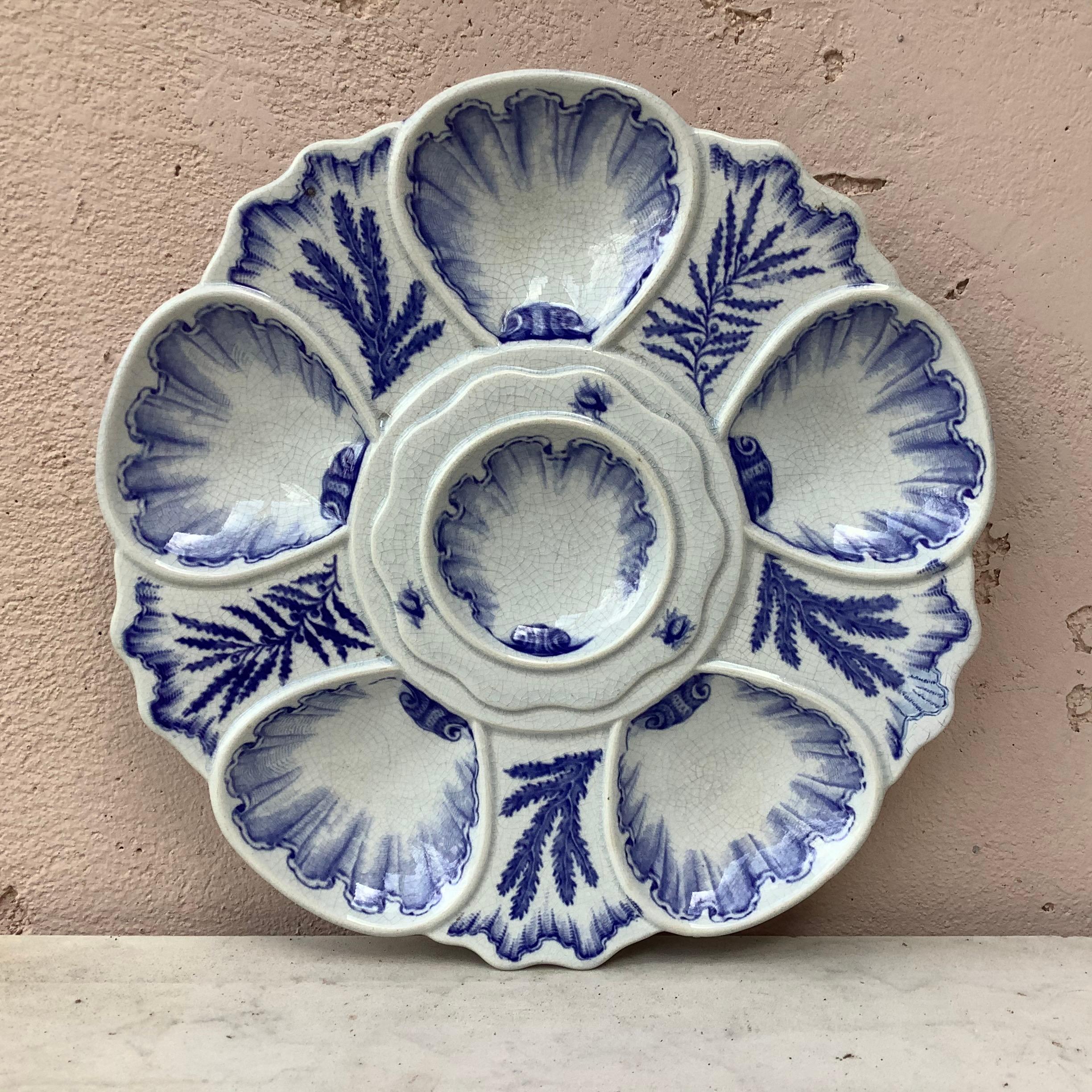 19th Century Blue and White Oyster Plate Vieillard Bordeaux In Good Condition In Austin, TX