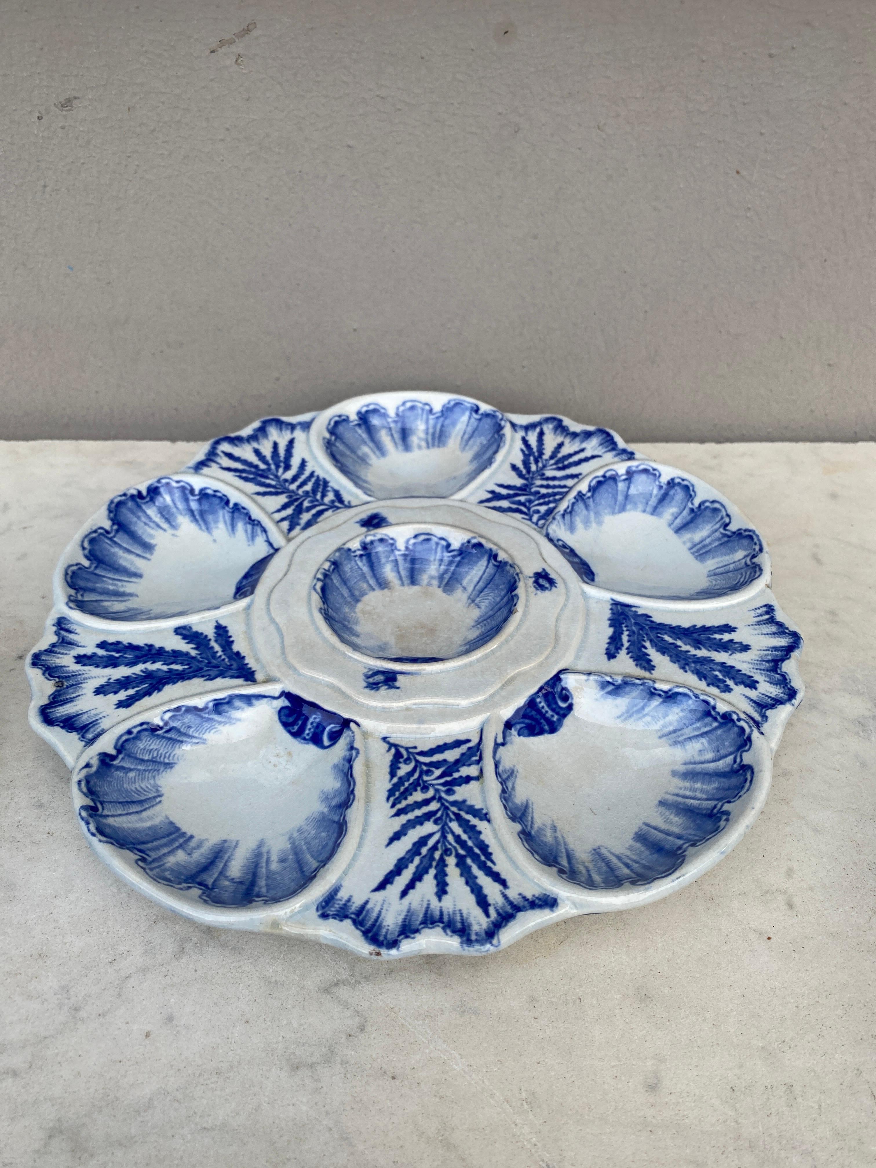 French Provincial 19th Century Blue and White Seaweeds Oyster Plate Bordeaux For Sale