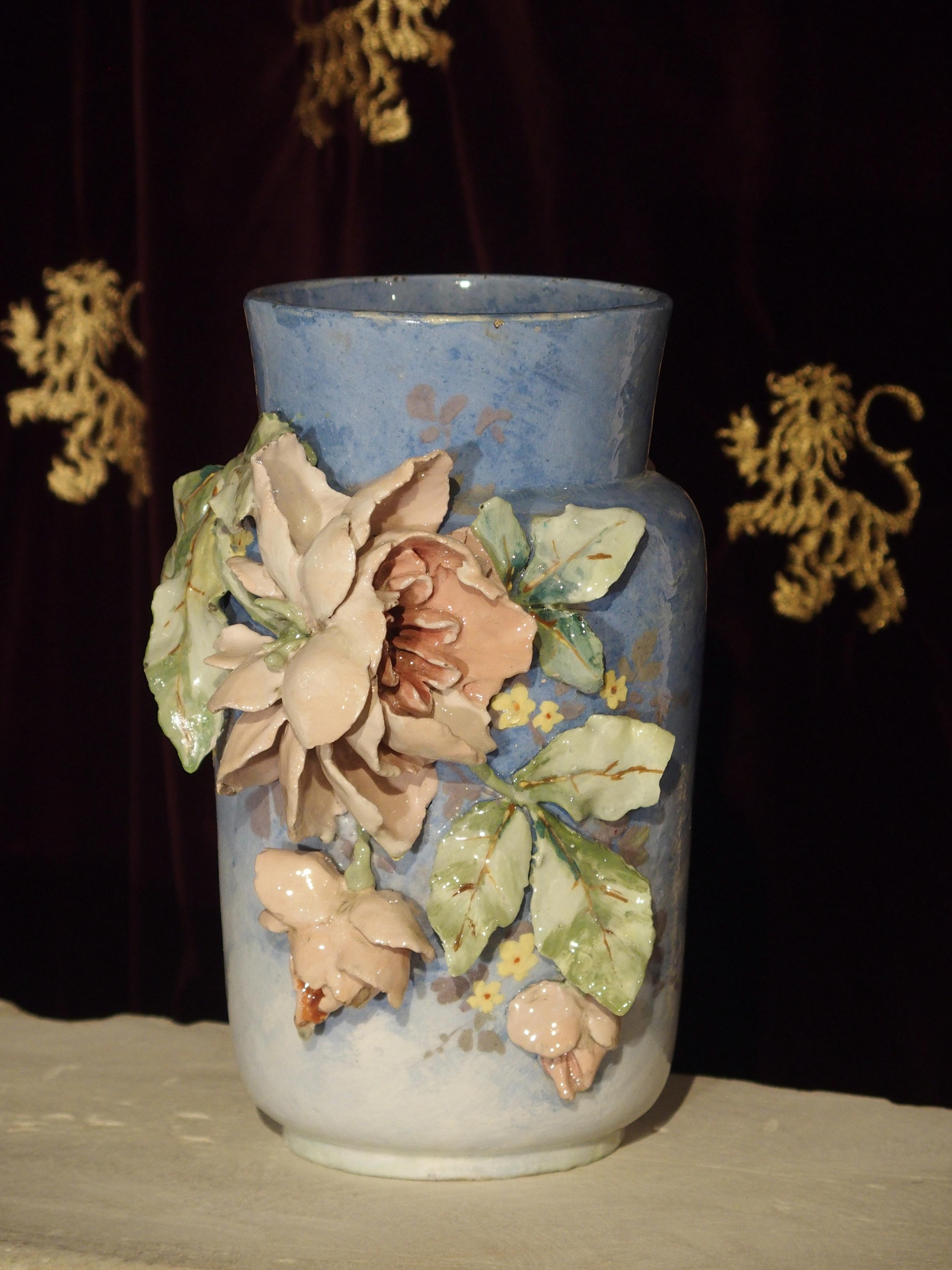 Français vase Barbotine bleu du 19ème siècle:: France:: Edouard Gilles