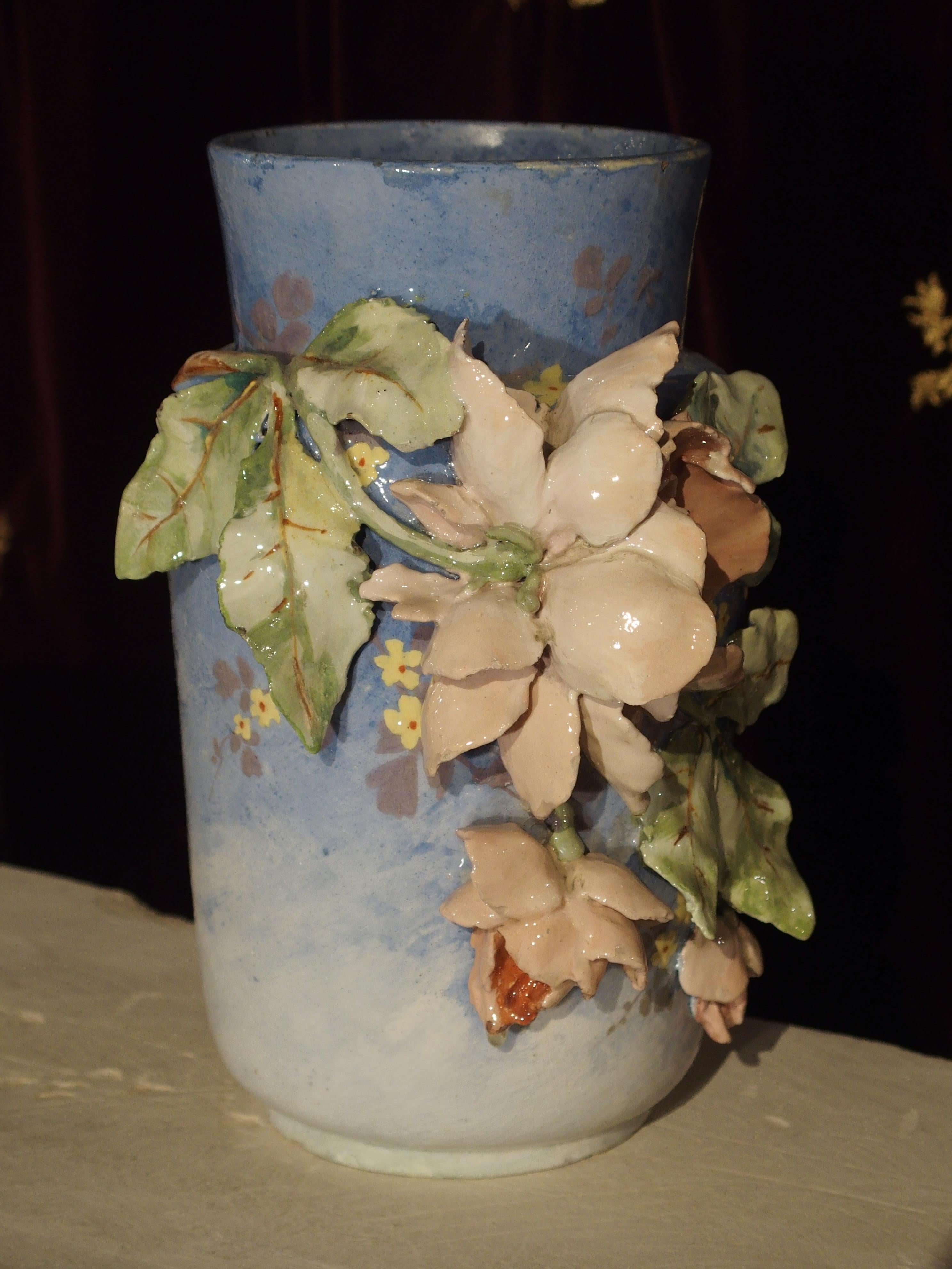 Cuit vase Barbotine bleu du 19ème siècle:: France:: Edouard Gilles