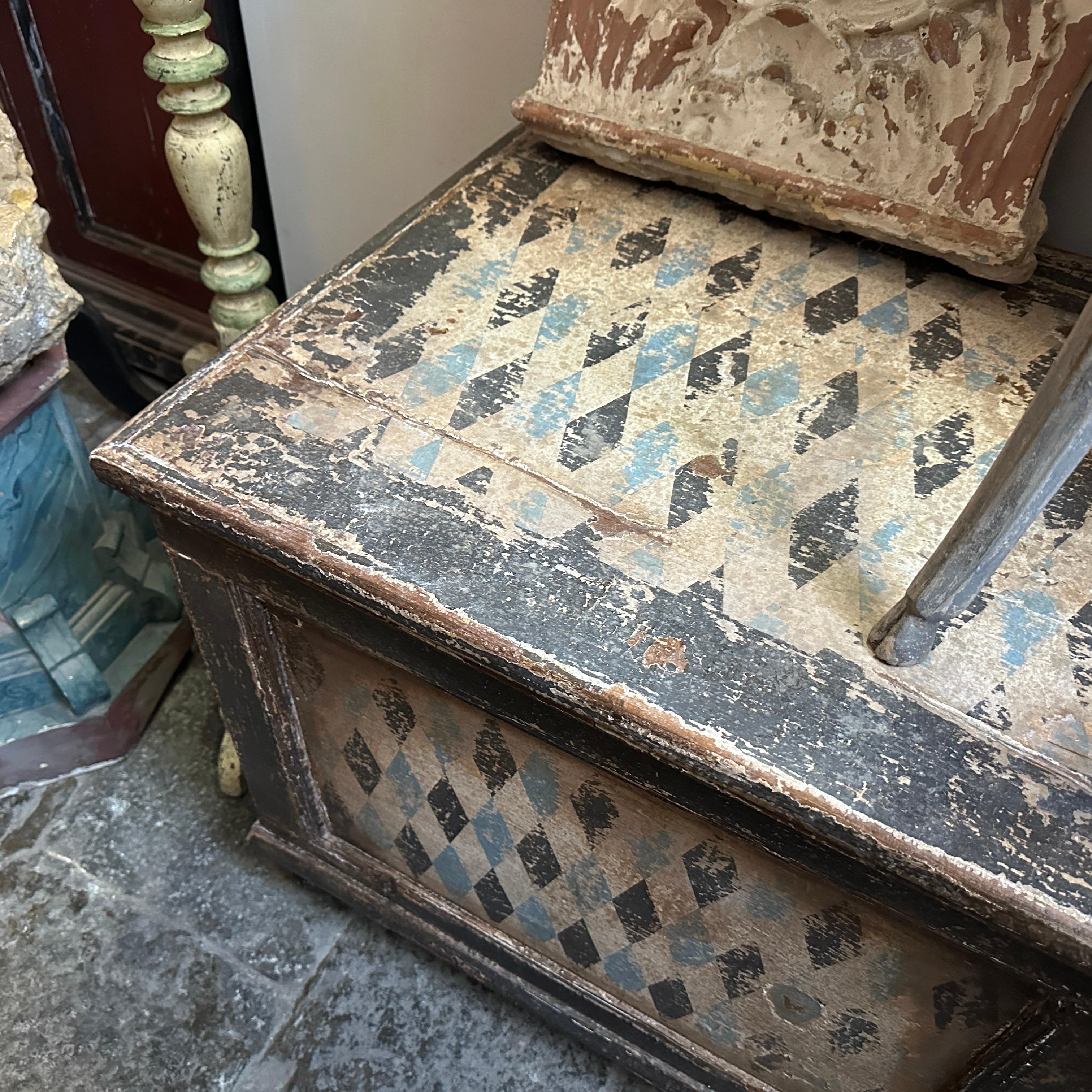 Italian 19th Century Blue Black and White Lacquered Wood Florentine Blanket Chest For Sale