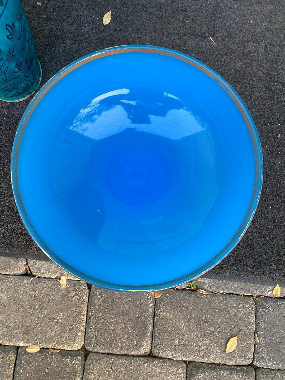 round glass bowl