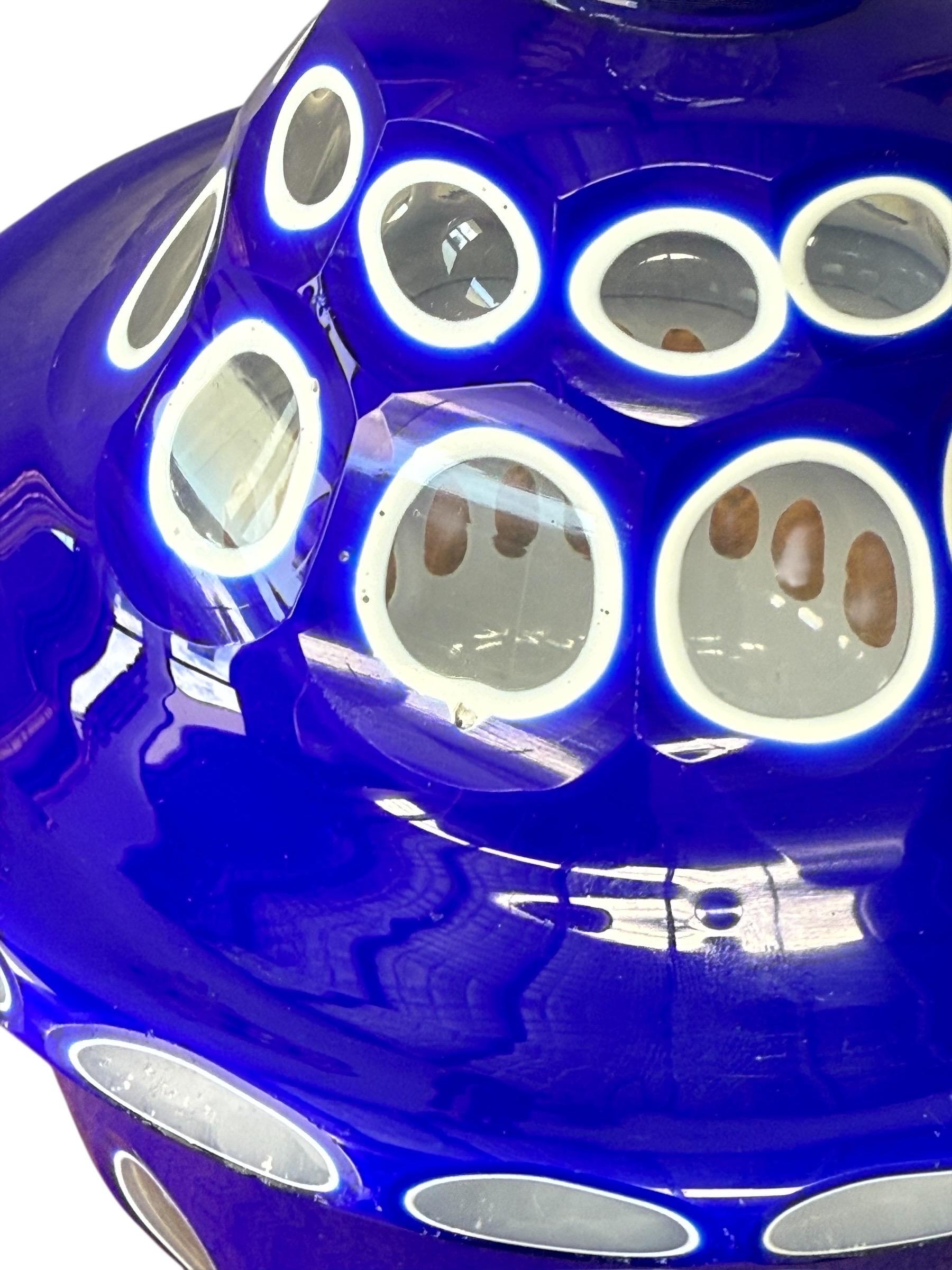Drageoir du 19e siècle recouvert de verre opalin et de bleu en vente 8