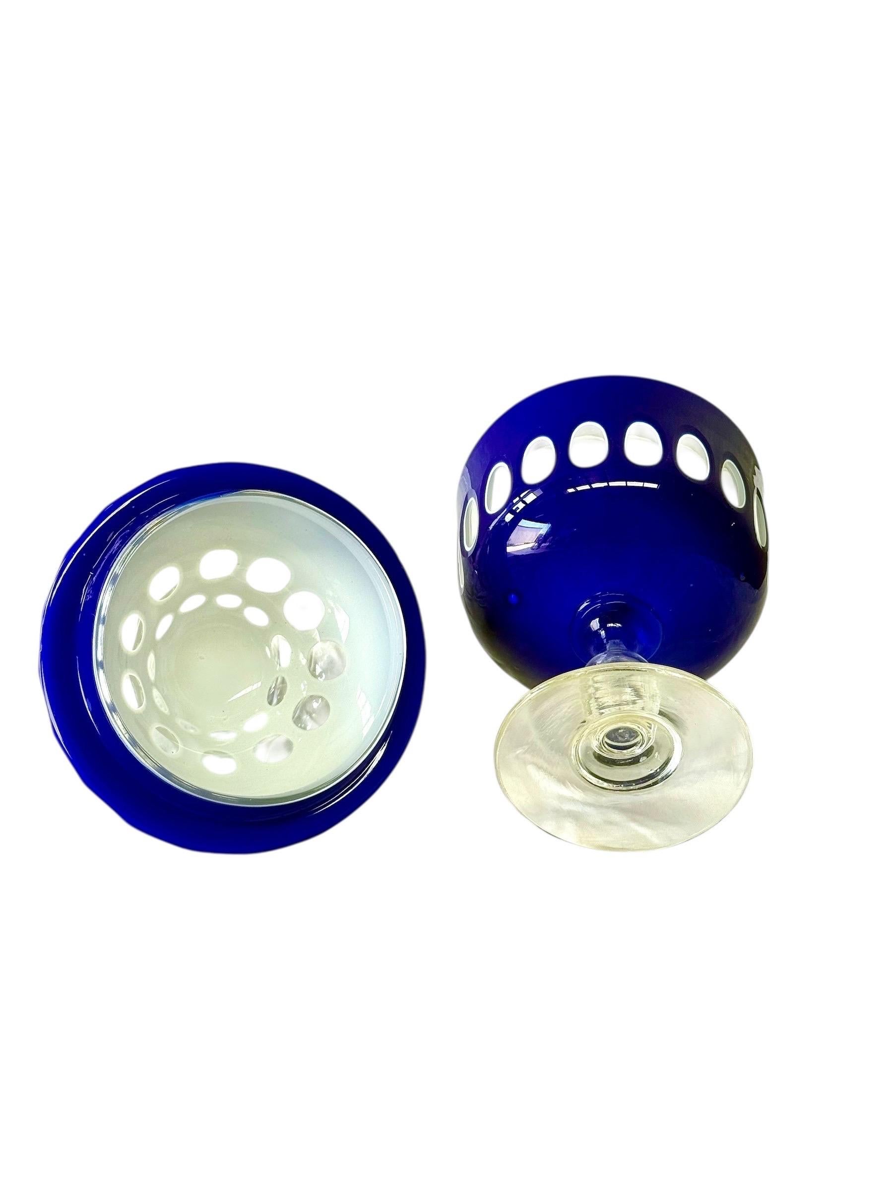 Français Drageoir du 19e siècle recouvert de verre opalin et de bleu en vente