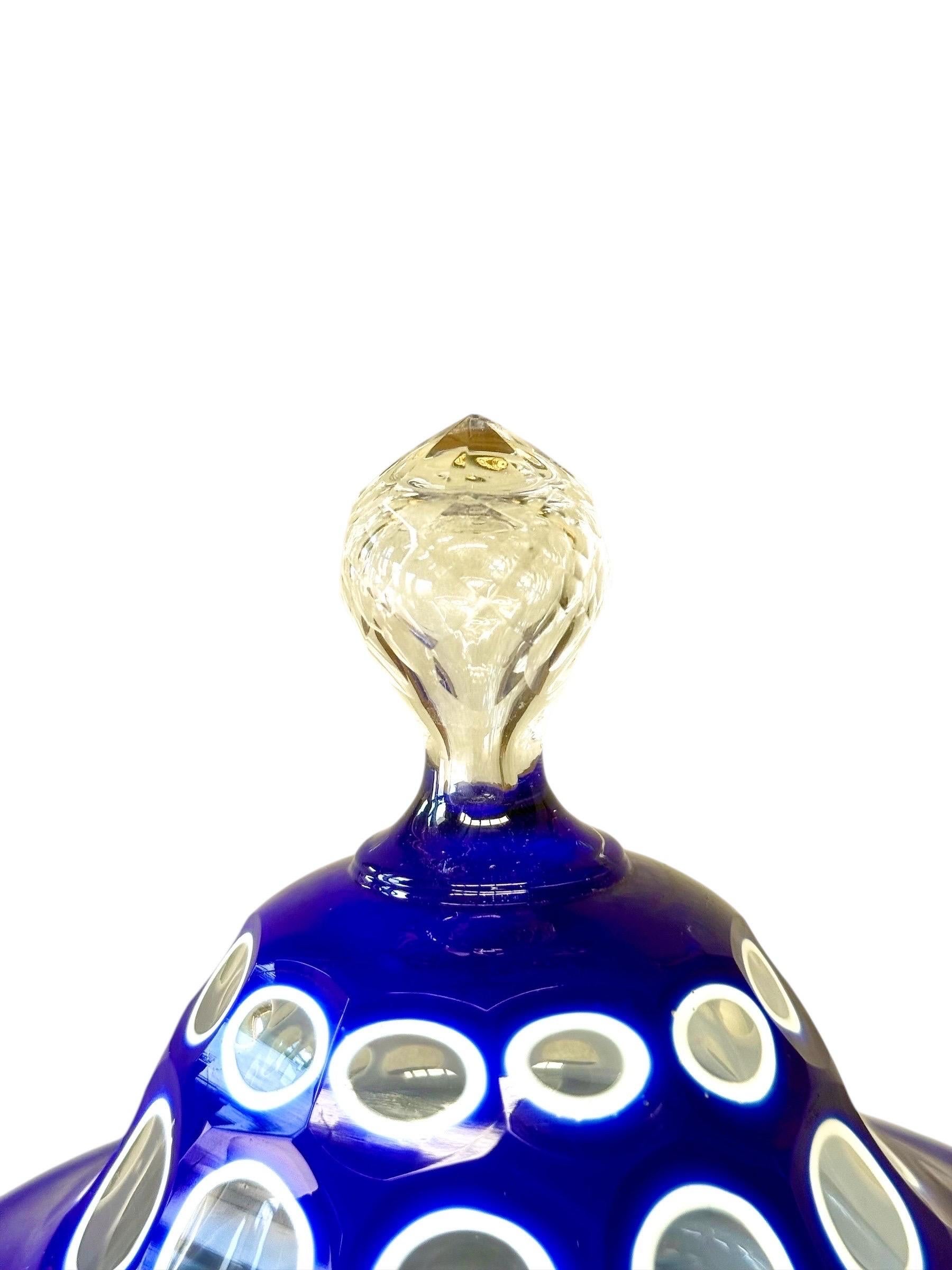 Drageoir du 19e siècle recouvert de verre opalin et de bleu en vente 2
