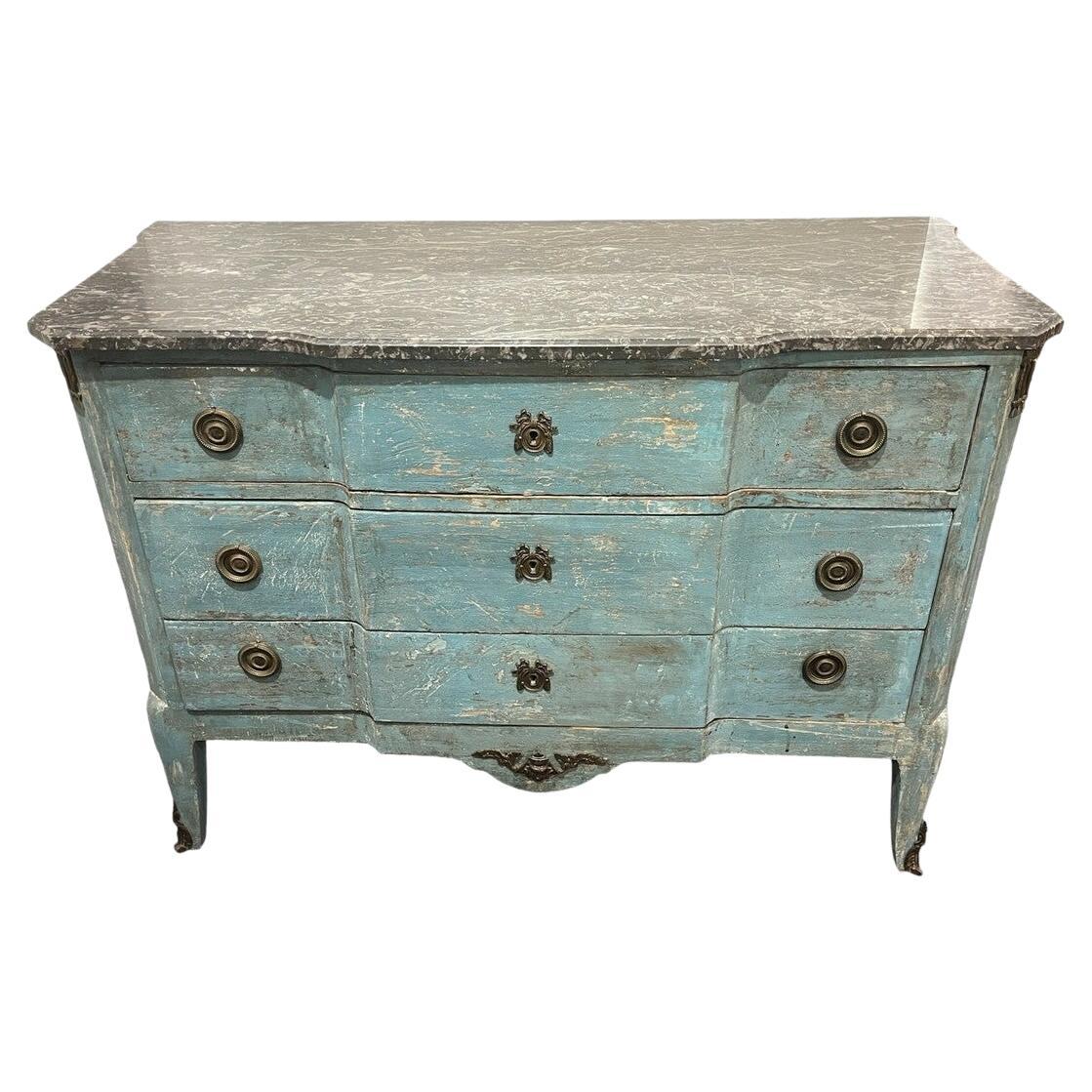 Commode du 19e siècle peinte en bleu avec dessus en marbre en vente